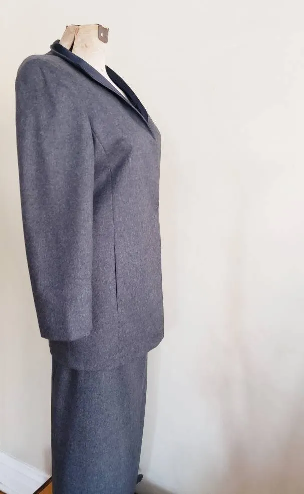 1980s 1990s Gianfranco Ferre Gray Wool Blazer / Size 8