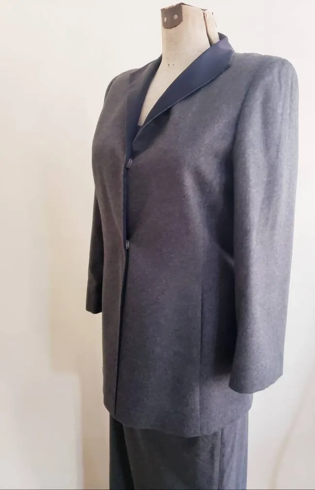 1980s 1990s Gianfranco Ferre Gray Wool Blazer / Size 8