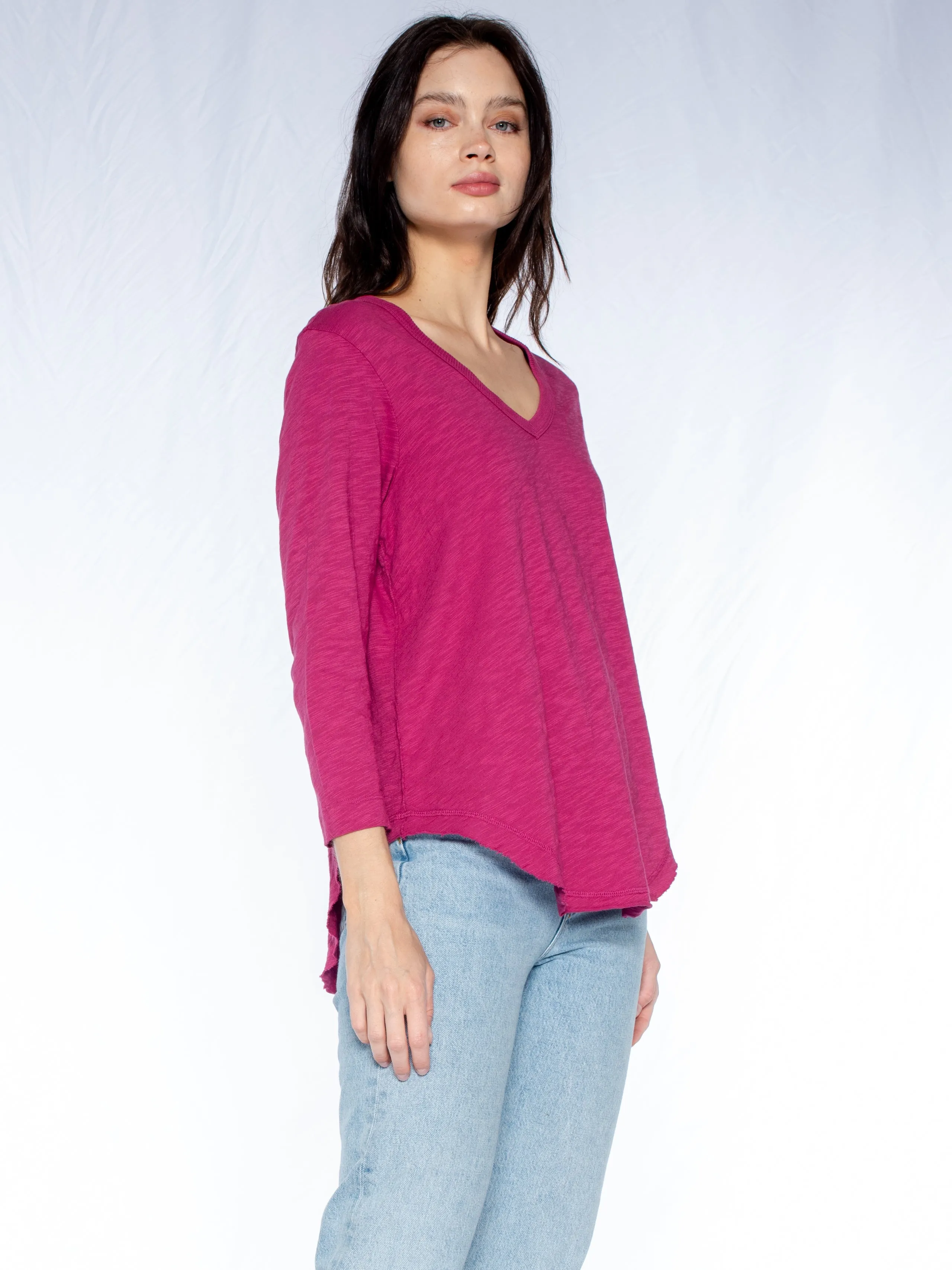 3/4 Sleeve V-Neck Shirttail T W/ Raw Hem Top
