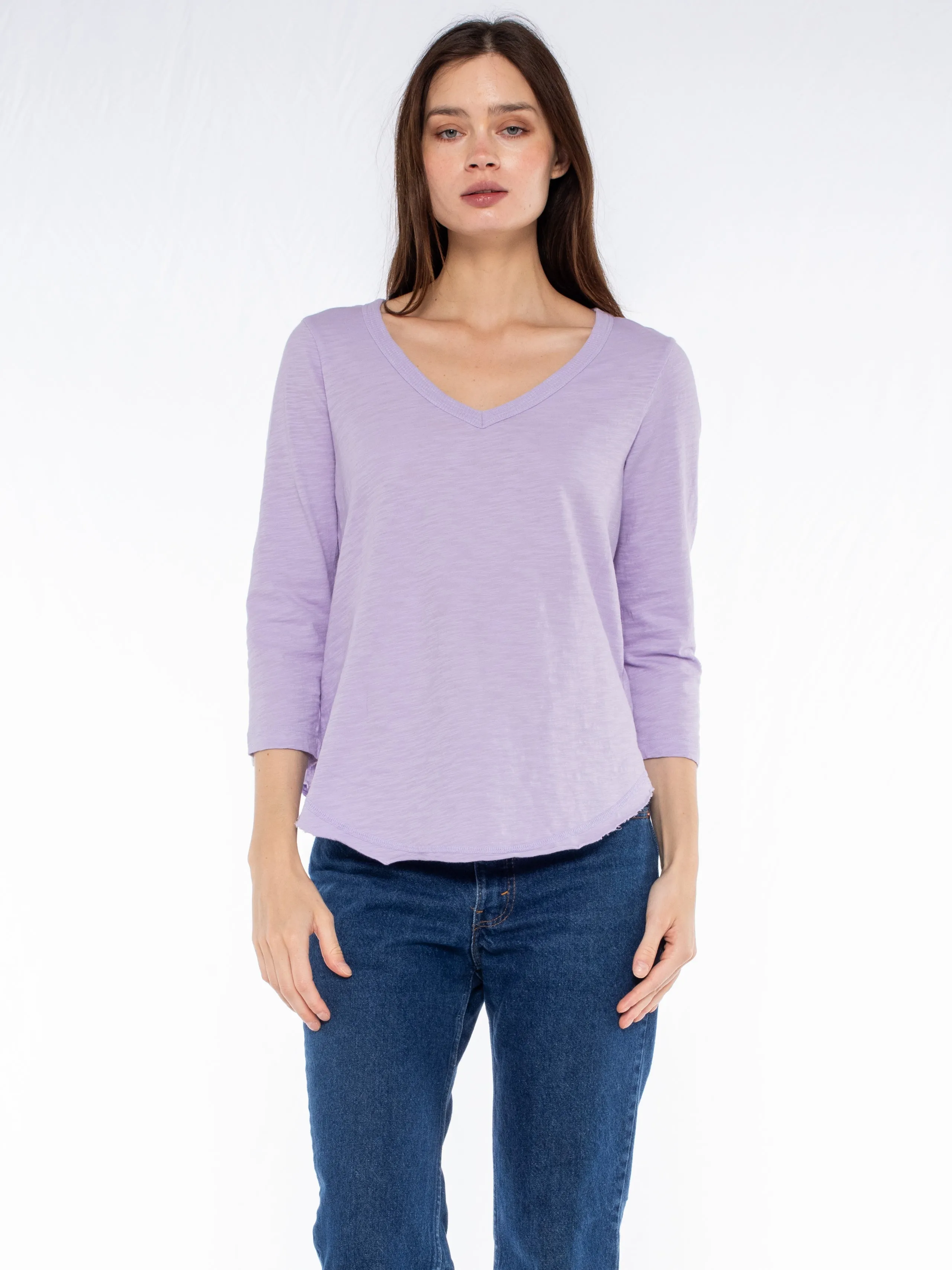 3/4 Sleeve V-Neck Shirttail T W/ Raw Hem Top
