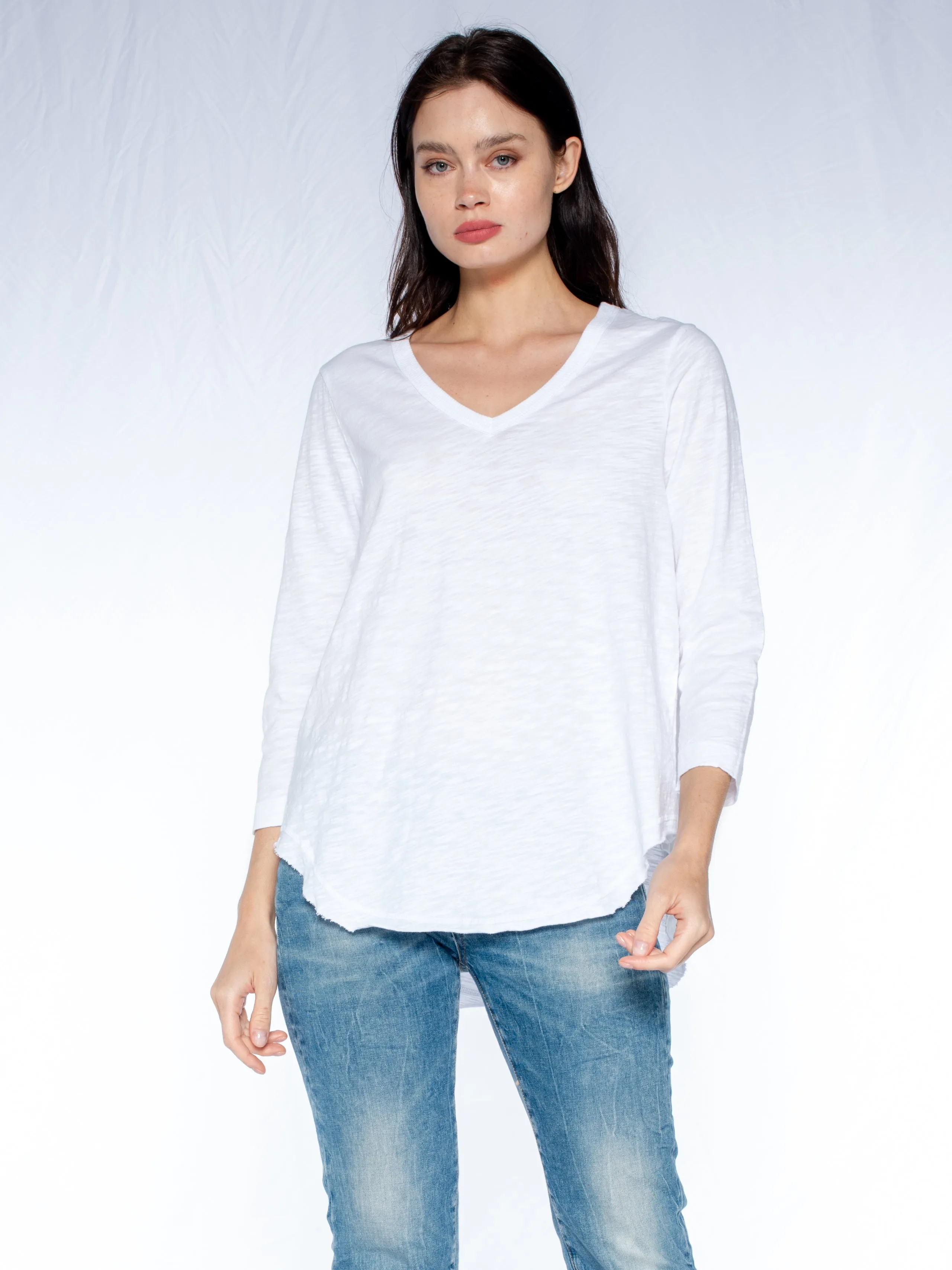 3/4 Sleeve V-Neck Shirttail T W/ Raw Hem Top