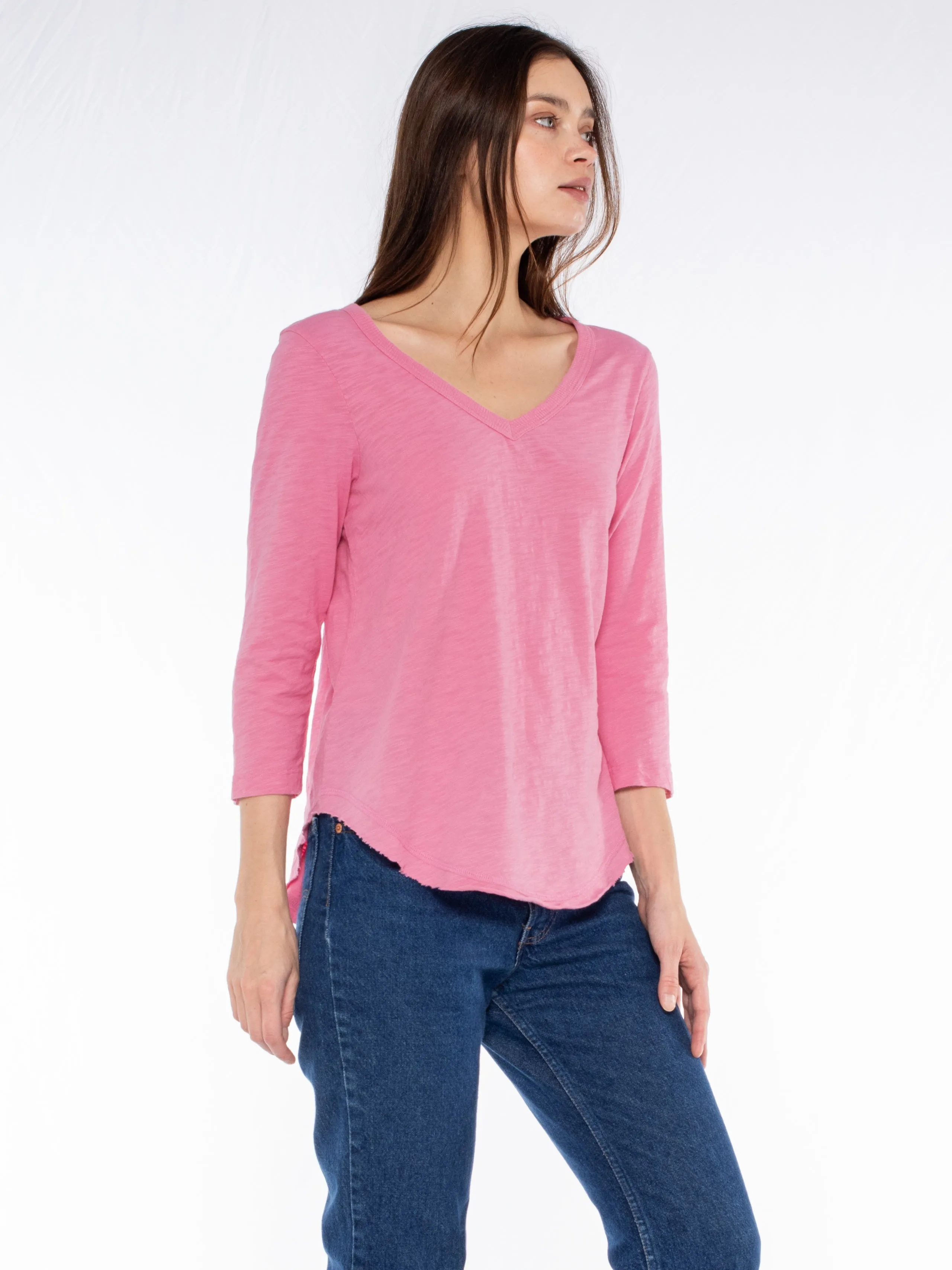 3/4 Sleeve V-Neck Shirttail T W/ Raw Hem Top