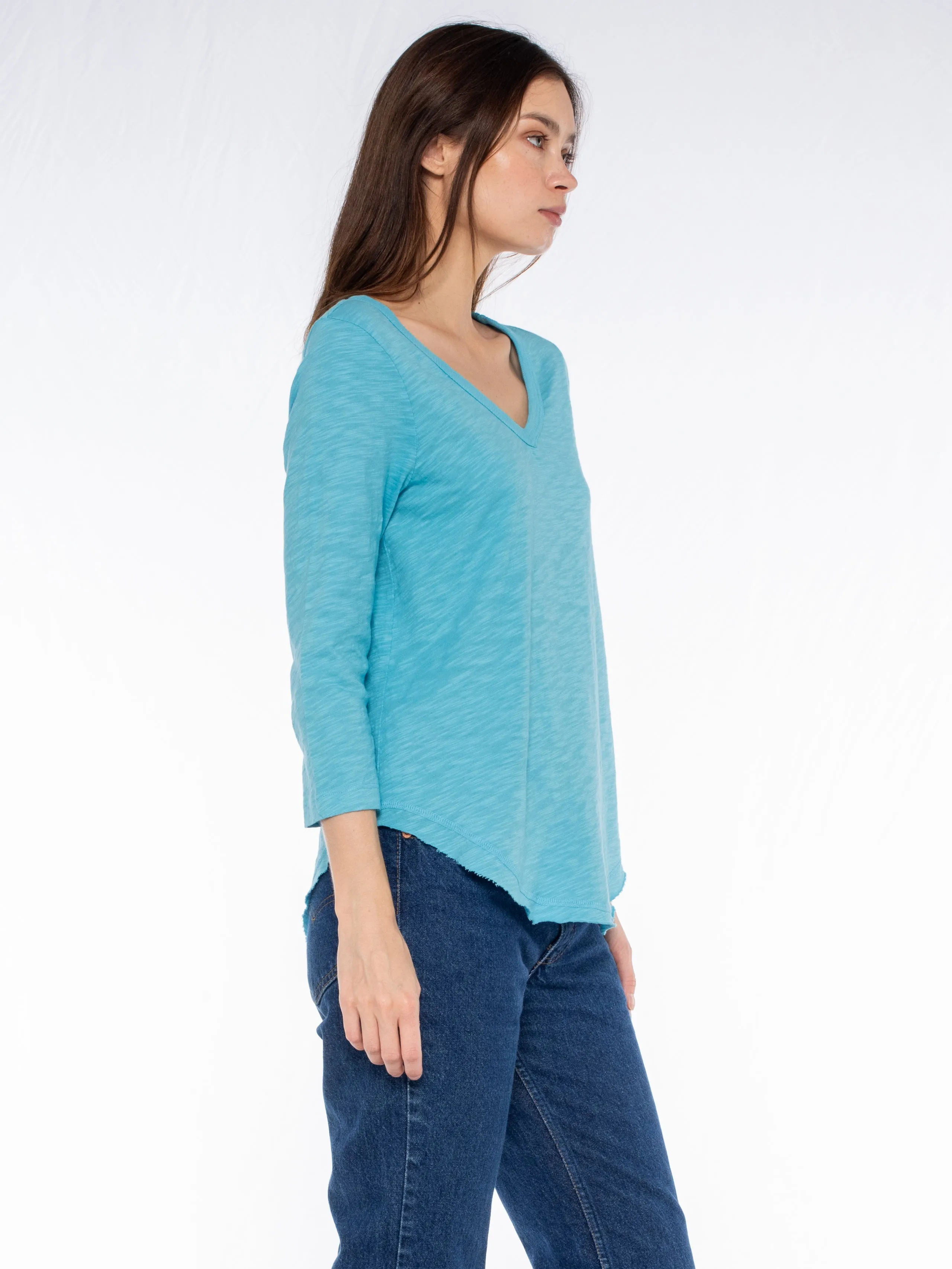 3/4 Sleeve V-Neck Shirttail T W/ Raw Hem Top
