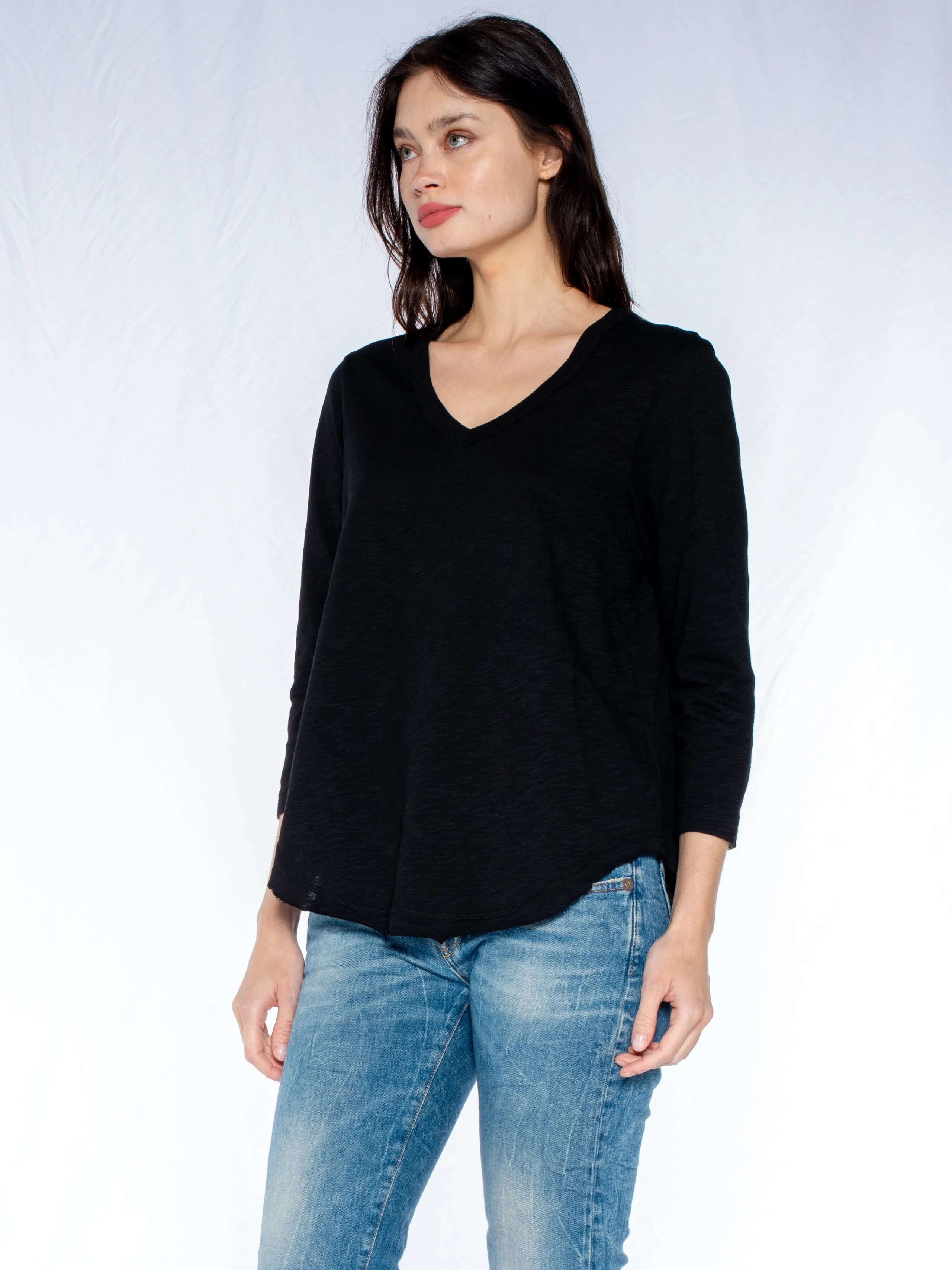 3/4 Sleeve V-Neck Shirttail T W/ Raw Hem Top