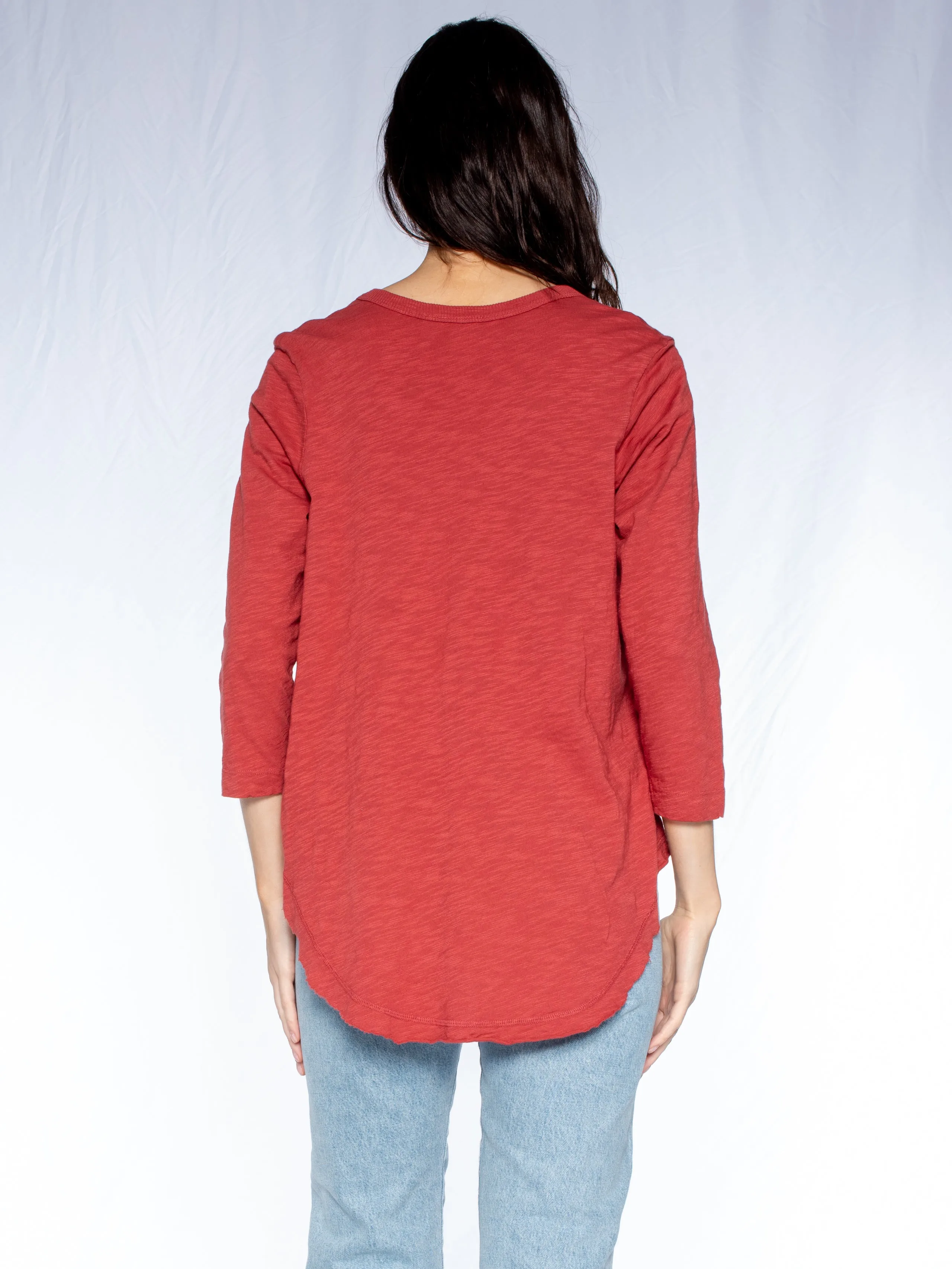 3/4 Sleeve V-Neck Shirttail T W/ Raw Hem Top