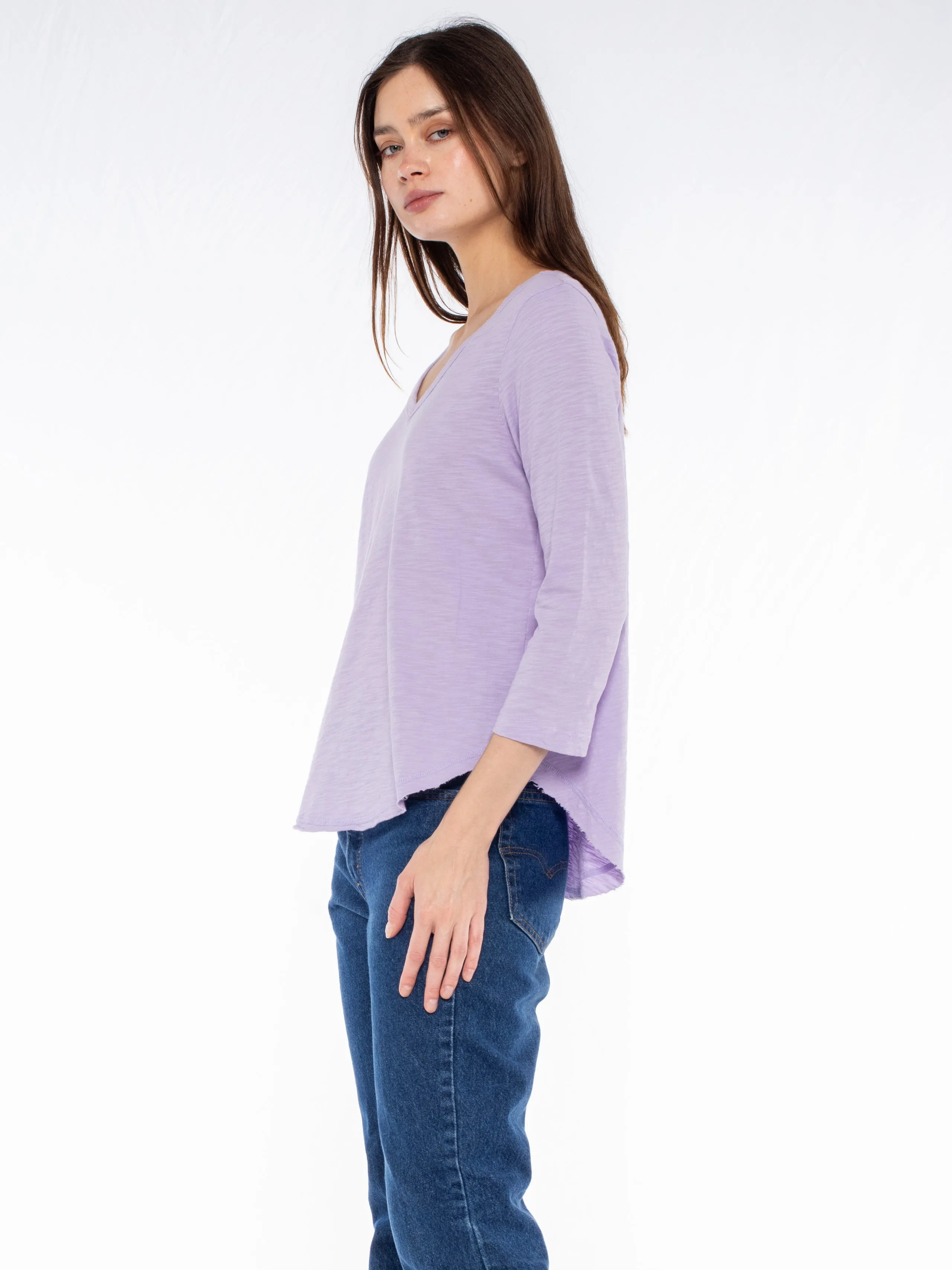3/4 Sleeve V-Neck Shirttail T W/ Raw Hem Top
