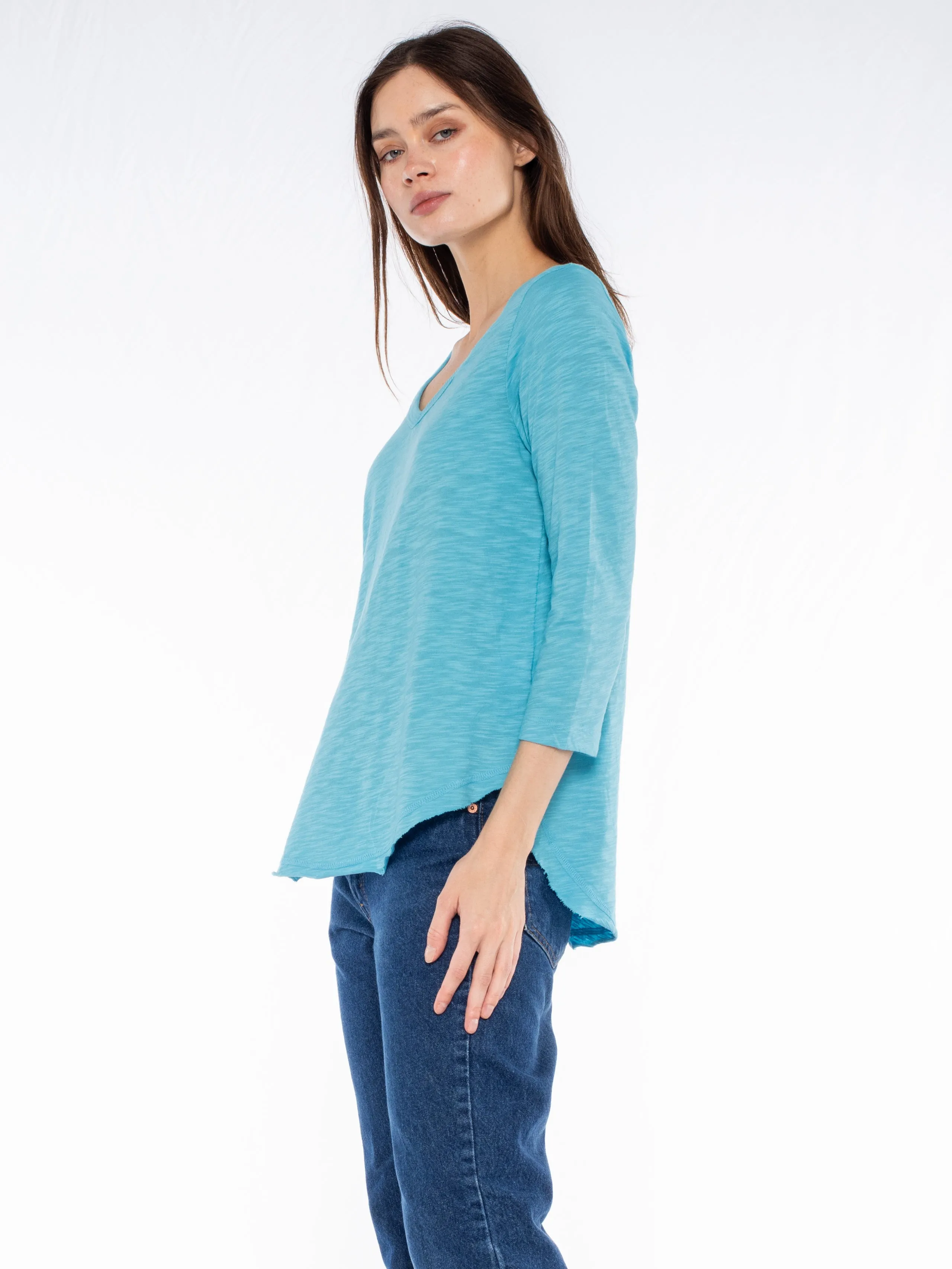3/4 Sleeve V-Neck Shirttail T W/ Raw Hem Top