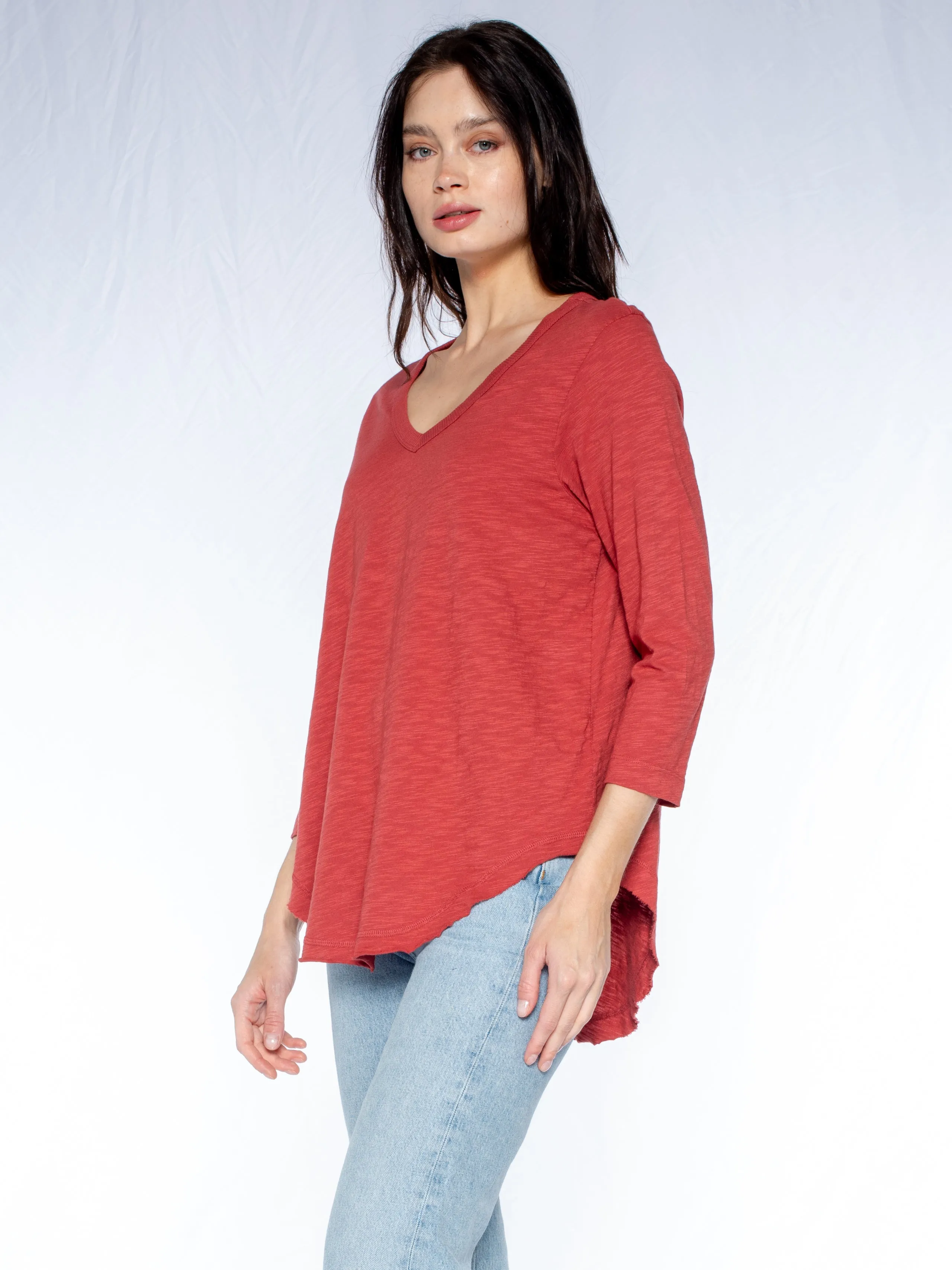 3/4 Sleeve V-Neck Shirttail T W/ Raw Hem Top