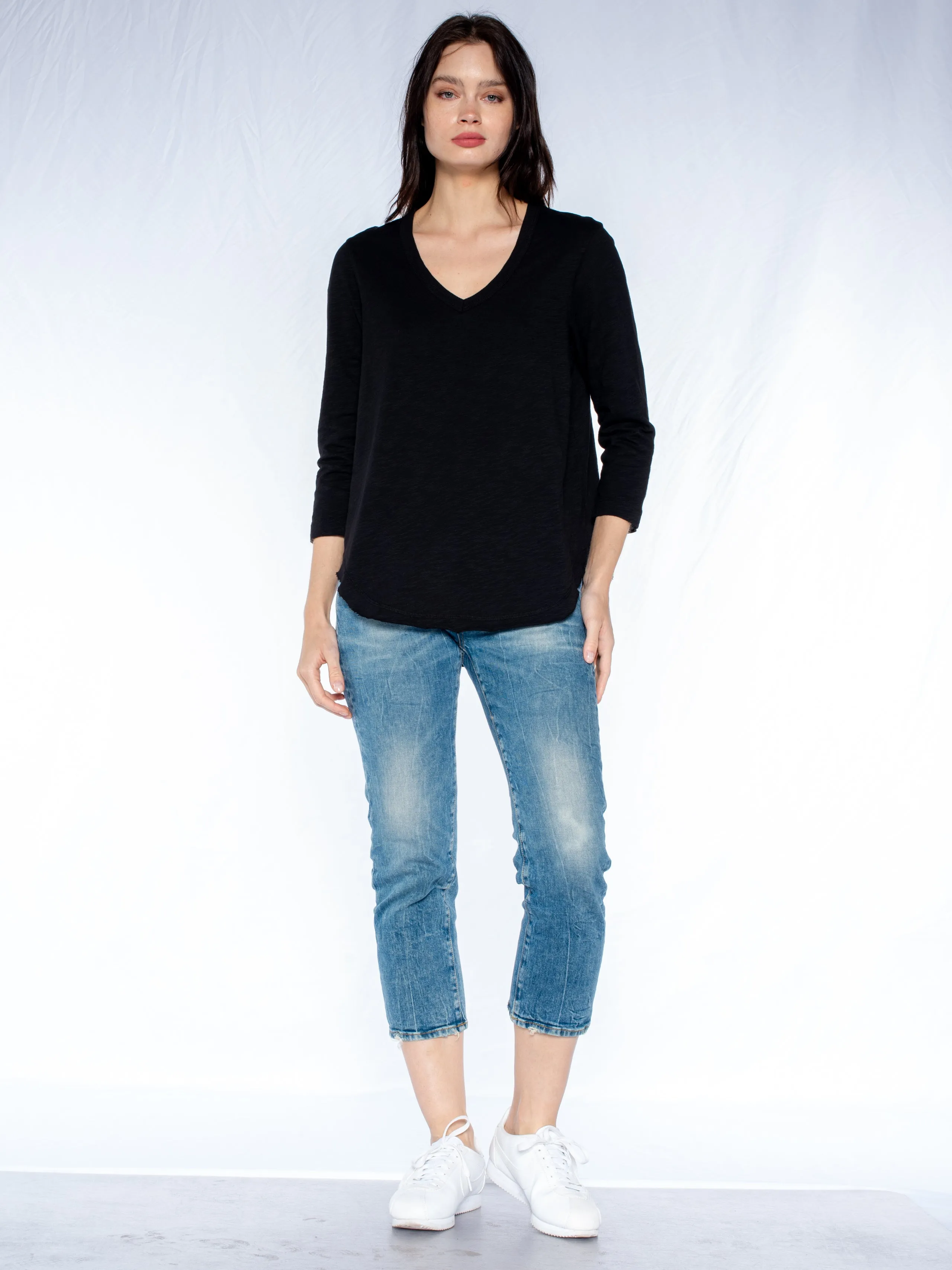 3/4 Sleeve V-Neck Shirttail T W/ Raw Hem Top