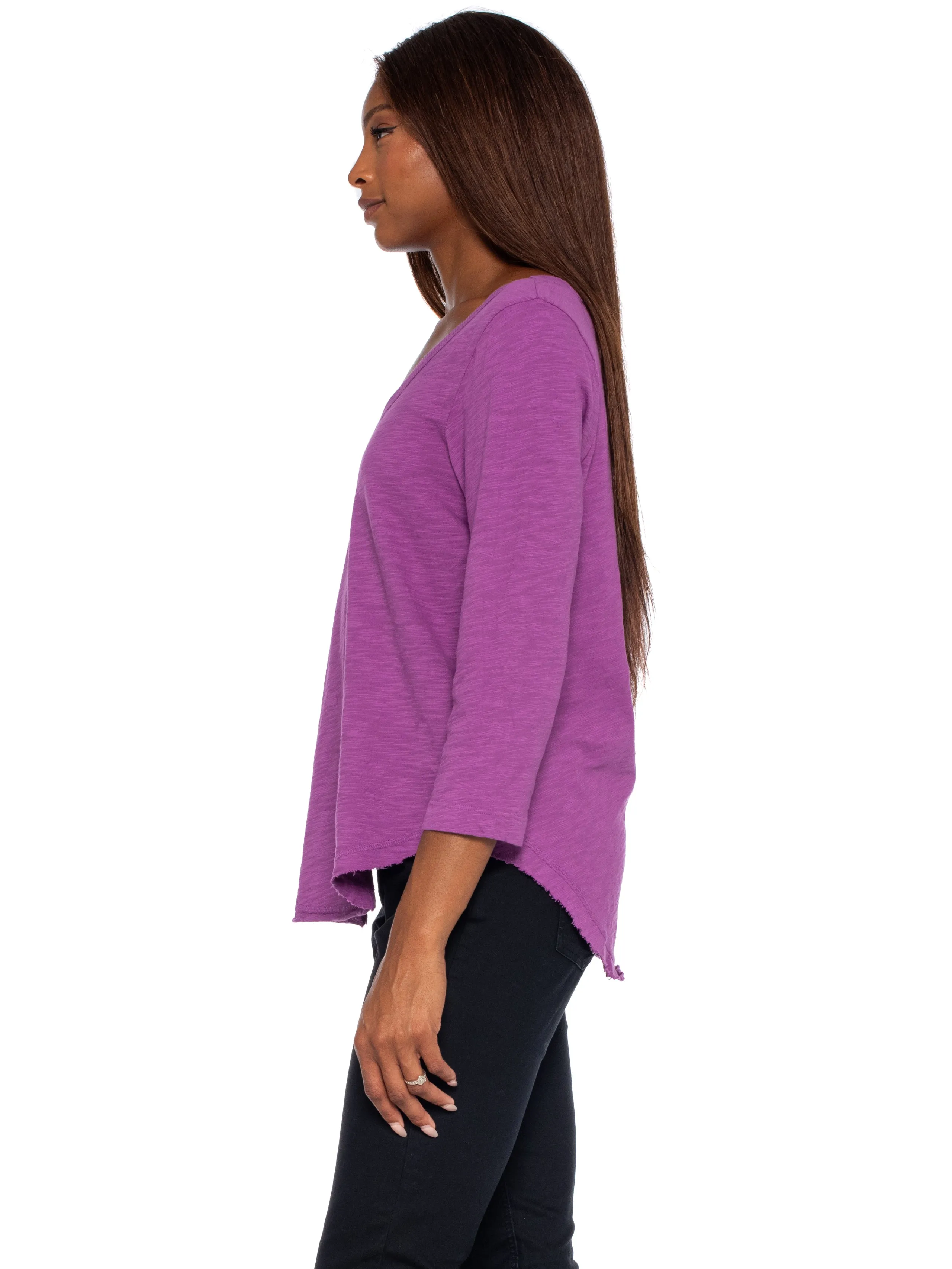 3/4 Sleeve V-Neck Shirttail T W/ Raw Hem Top