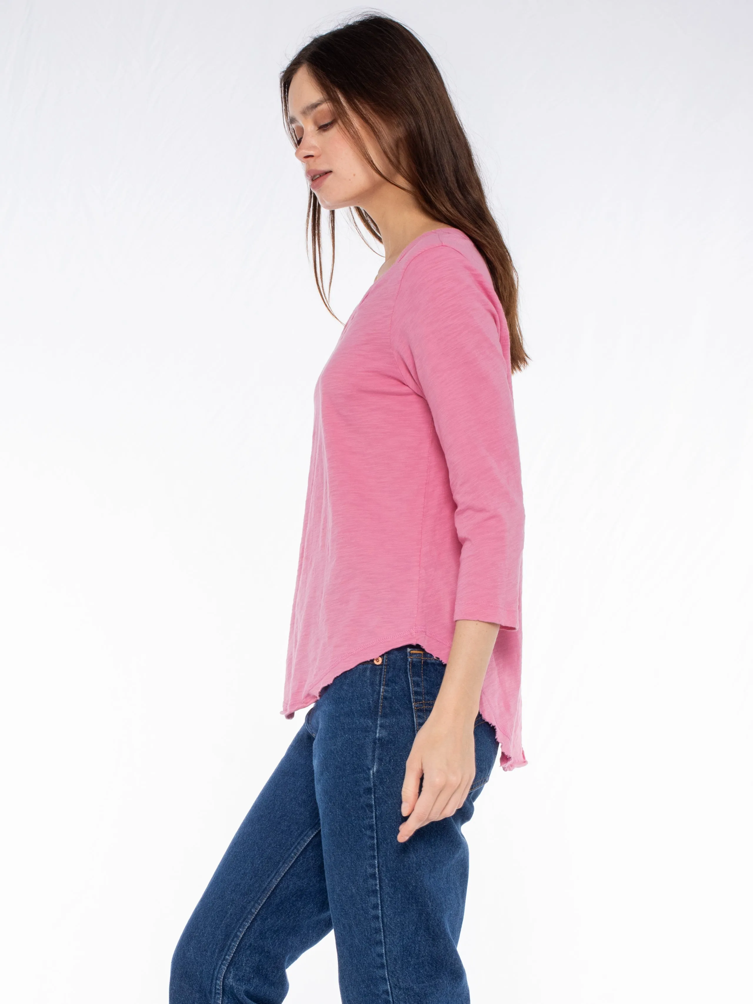 3/4 Sleeve V-Neck Shirttail T W/ Raw Hem Top