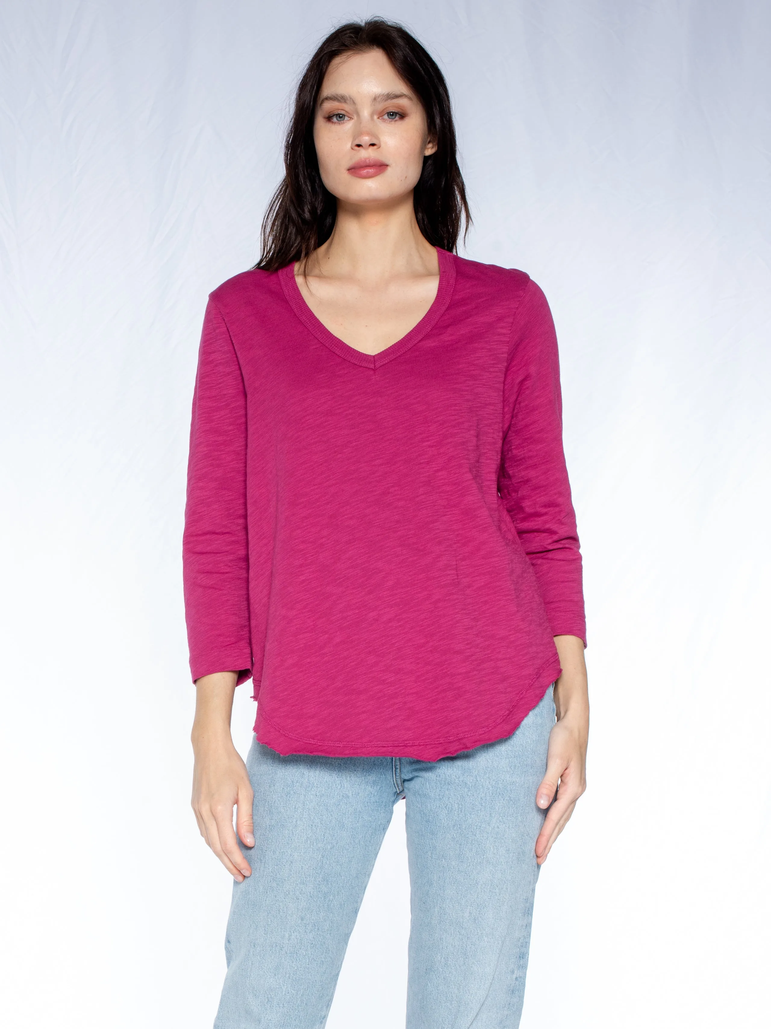 3/4 Sleeve V-Neck Shirttail T W/ Raw Hem Top