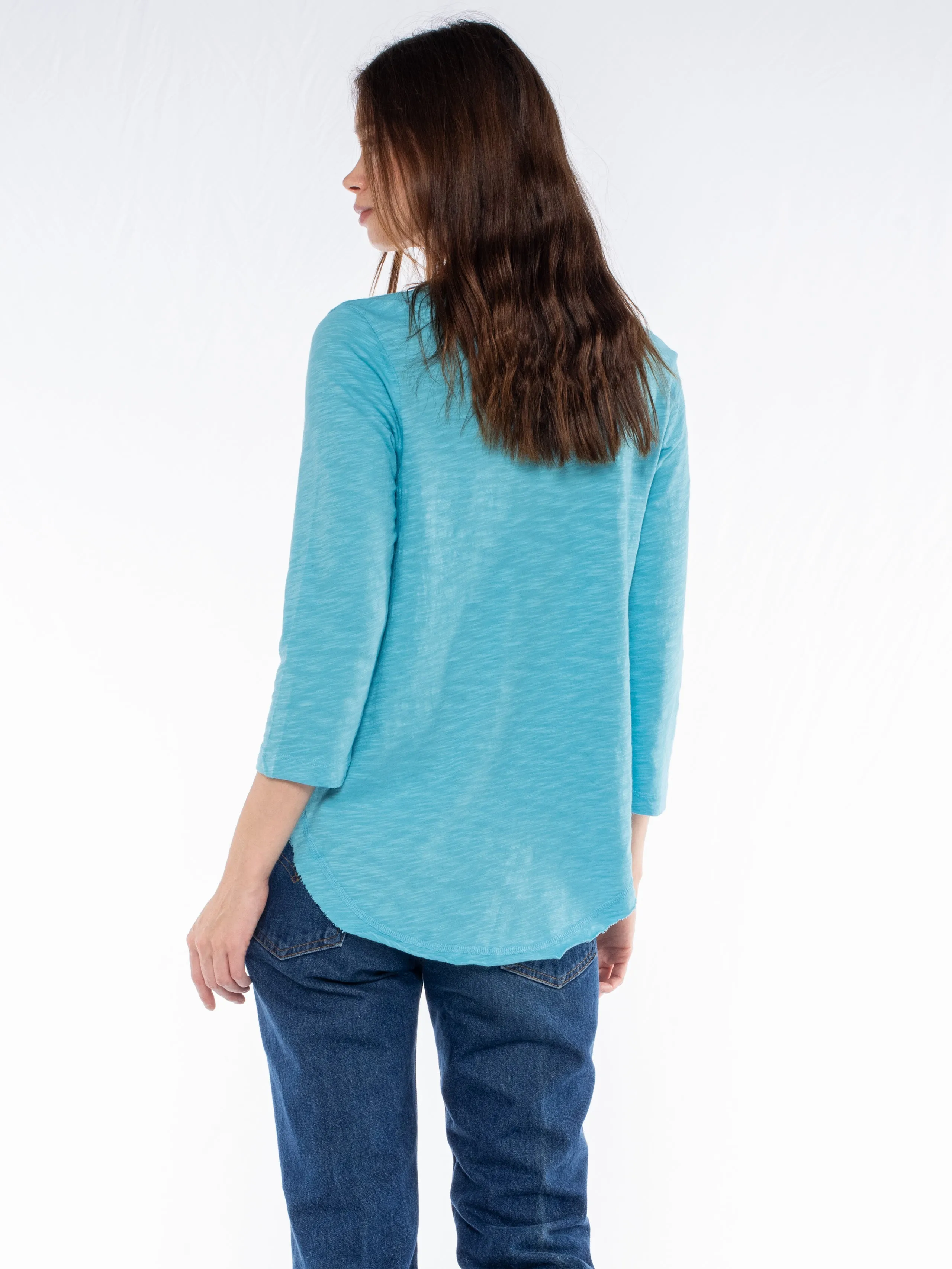 3/4 Sleeve V-Neck Shirttail T W/ Raw Hem Top