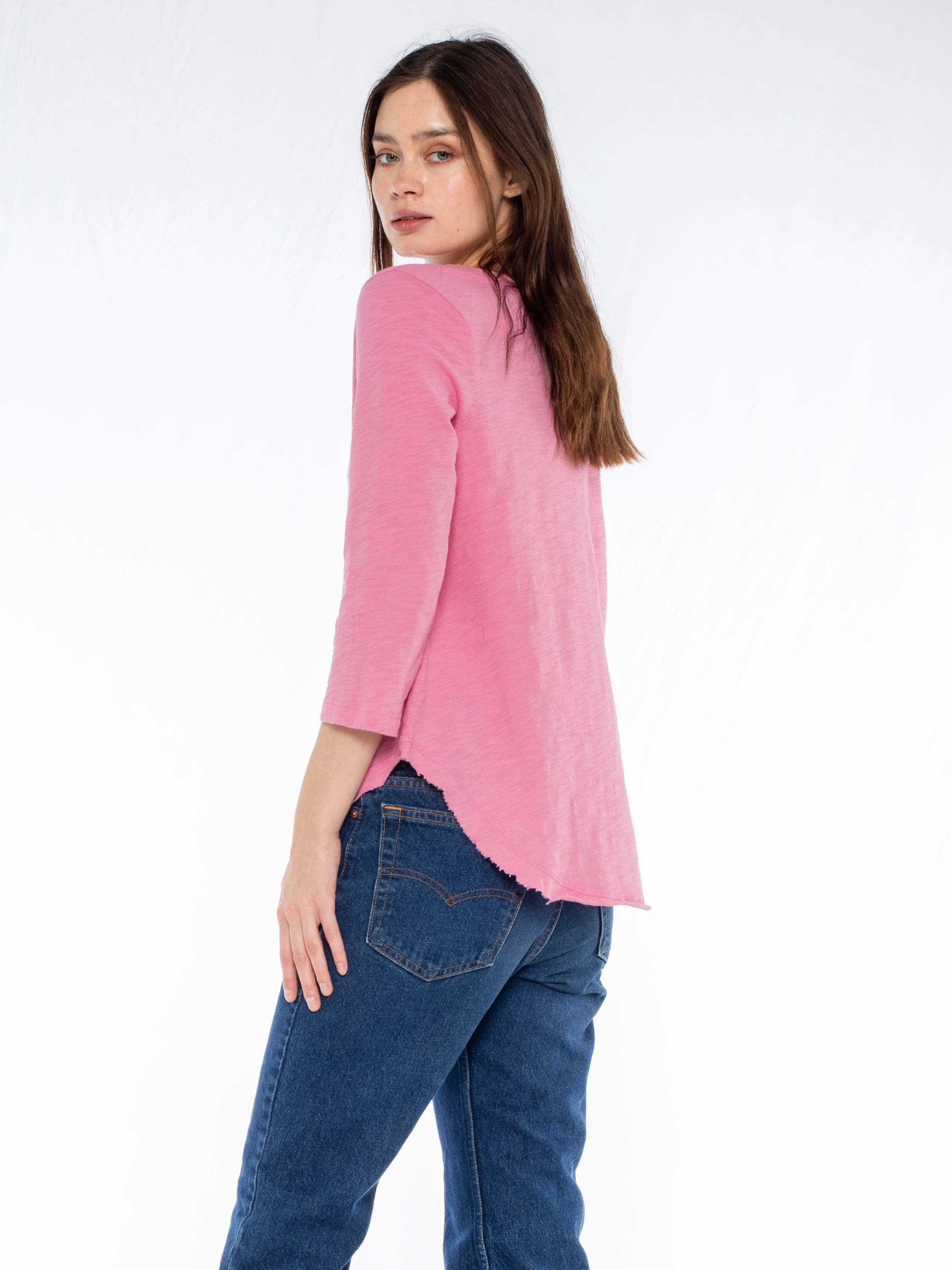 3/4 Sleeve V-Neck Shirttail T W/ Raw Hem Top