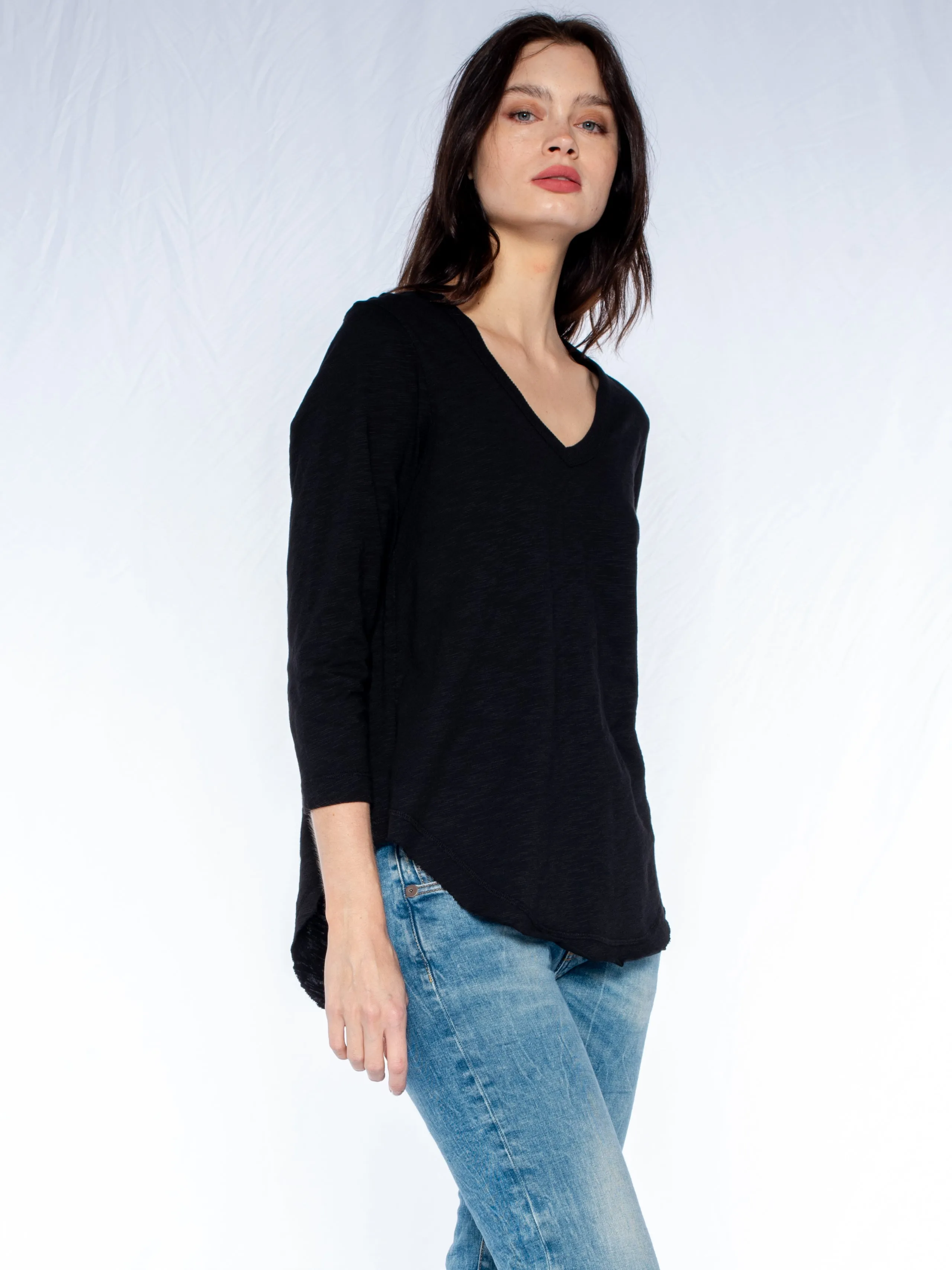 3/4 Sleeve V-Neck Shirttail T W/ Raw Hem Top