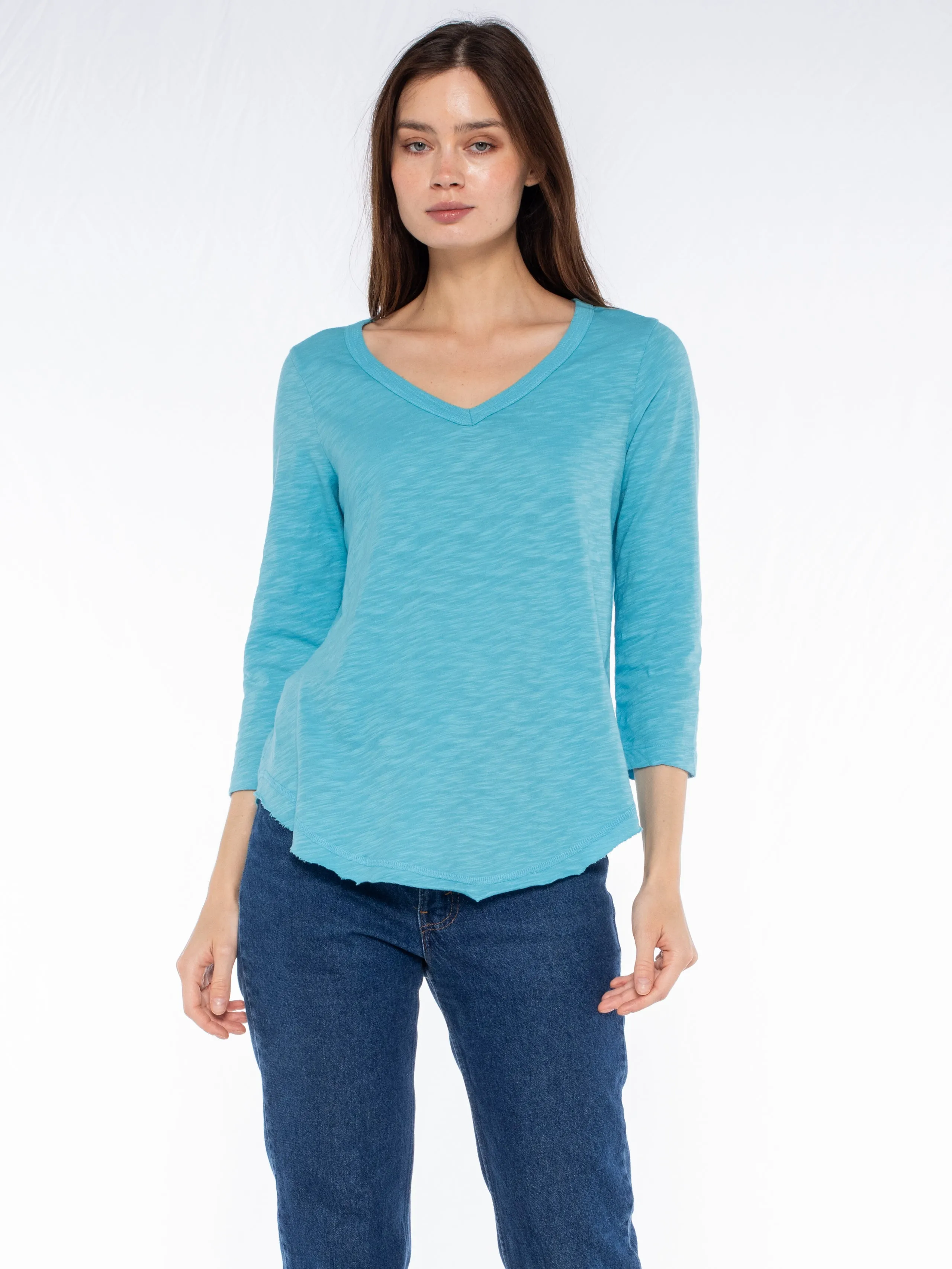 3/4 Sleeve V-Neck Shirttail T W/ Raw Hem Top