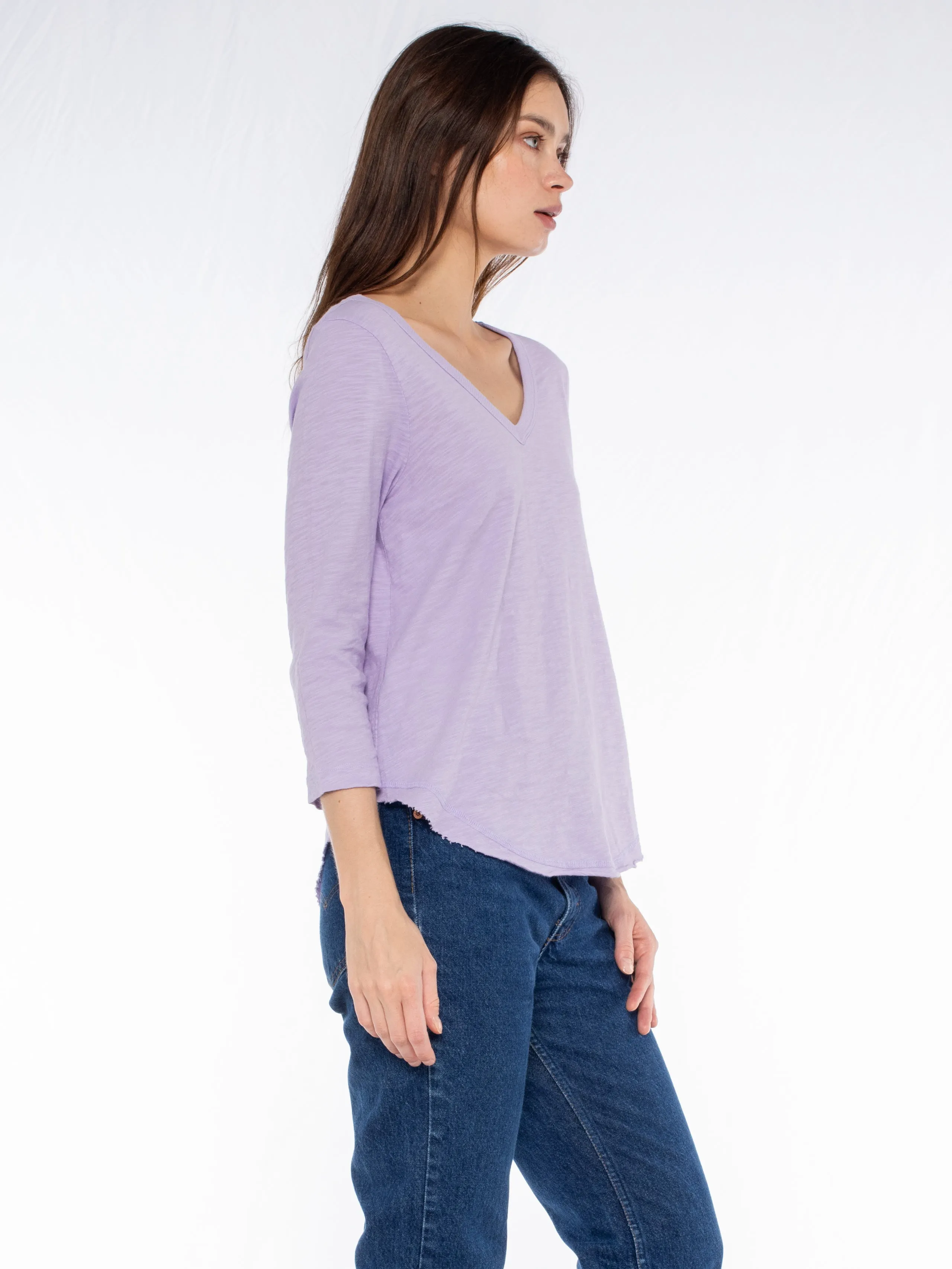 3/4 Sleeve V-Neck Shirttail T W/ Raw Hem Top