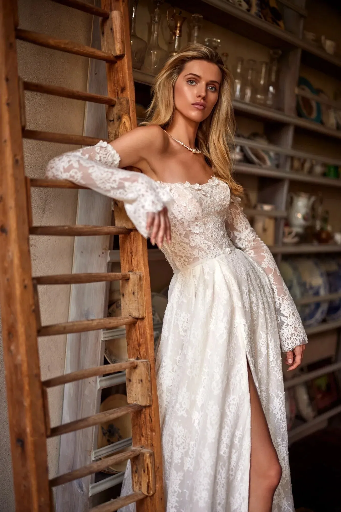 Beach Full Lace Wedding Dresses For Bride Removable Long Sleeves Leg Slit Flowers Wedding Gowns Princess Bridal Gowns