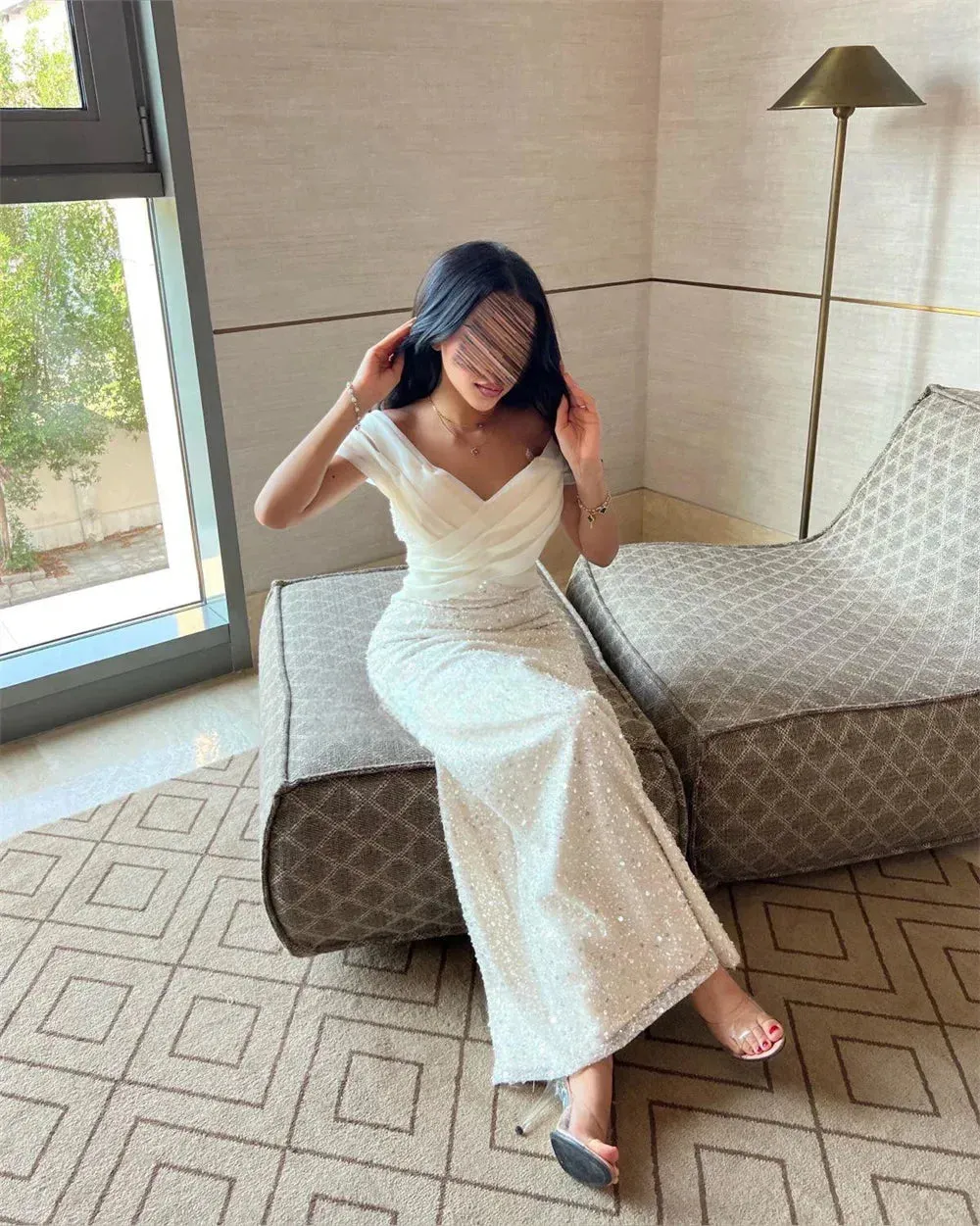 Bella Luxury White Glitter Off the Shoulder Sheath Prom Dresses Elegant Sleeveless Shiny Sequins Formal Evening