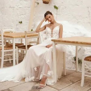 Boho Beach Wedding Dresses Sleeveless Backless Appliques Lace Bridal Gowns Elegant Custom Made Bride Dress
