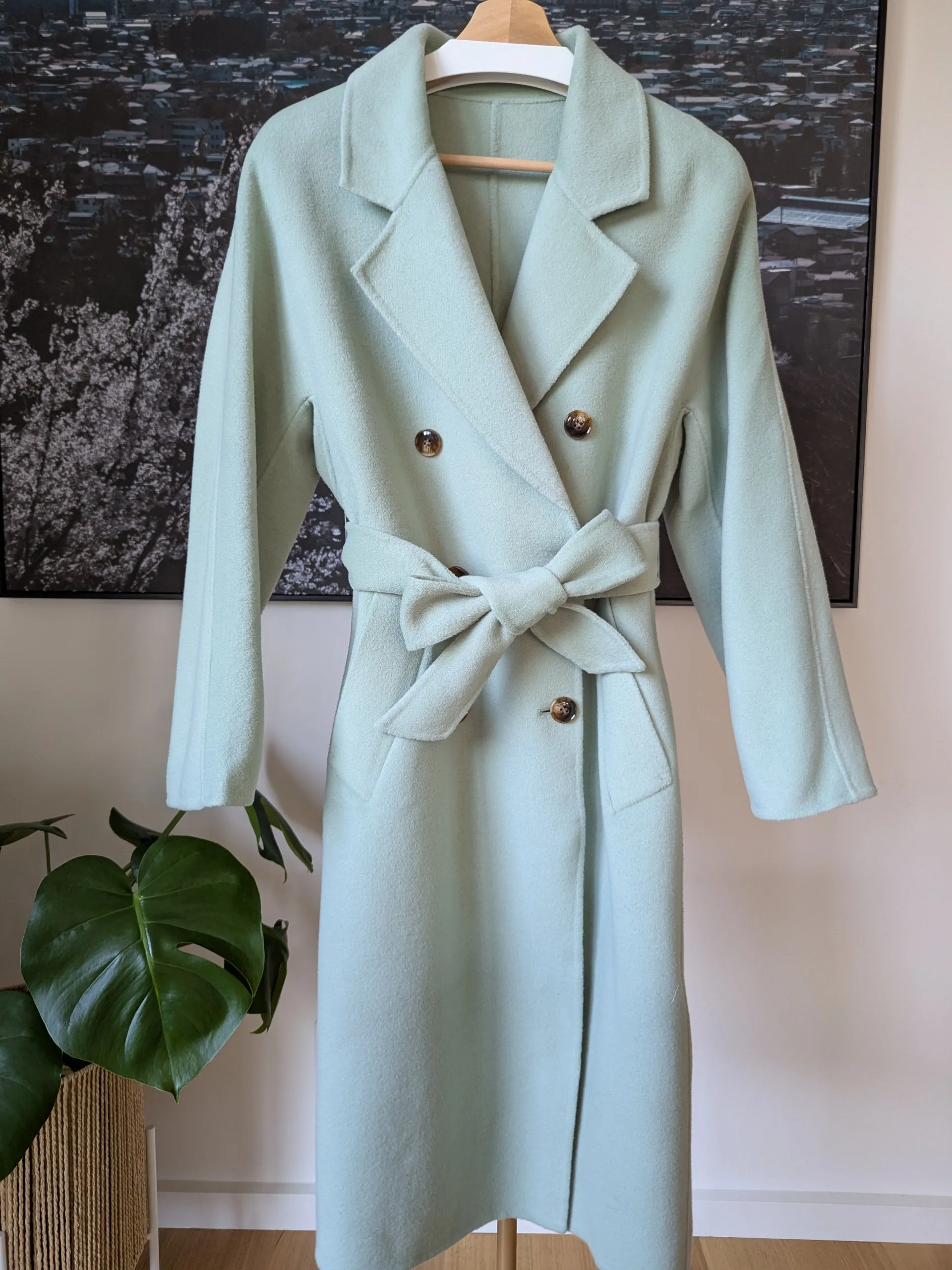 Brand New 100% Australian Wool Coat 972 Size 12-14 FREE SHIPPING