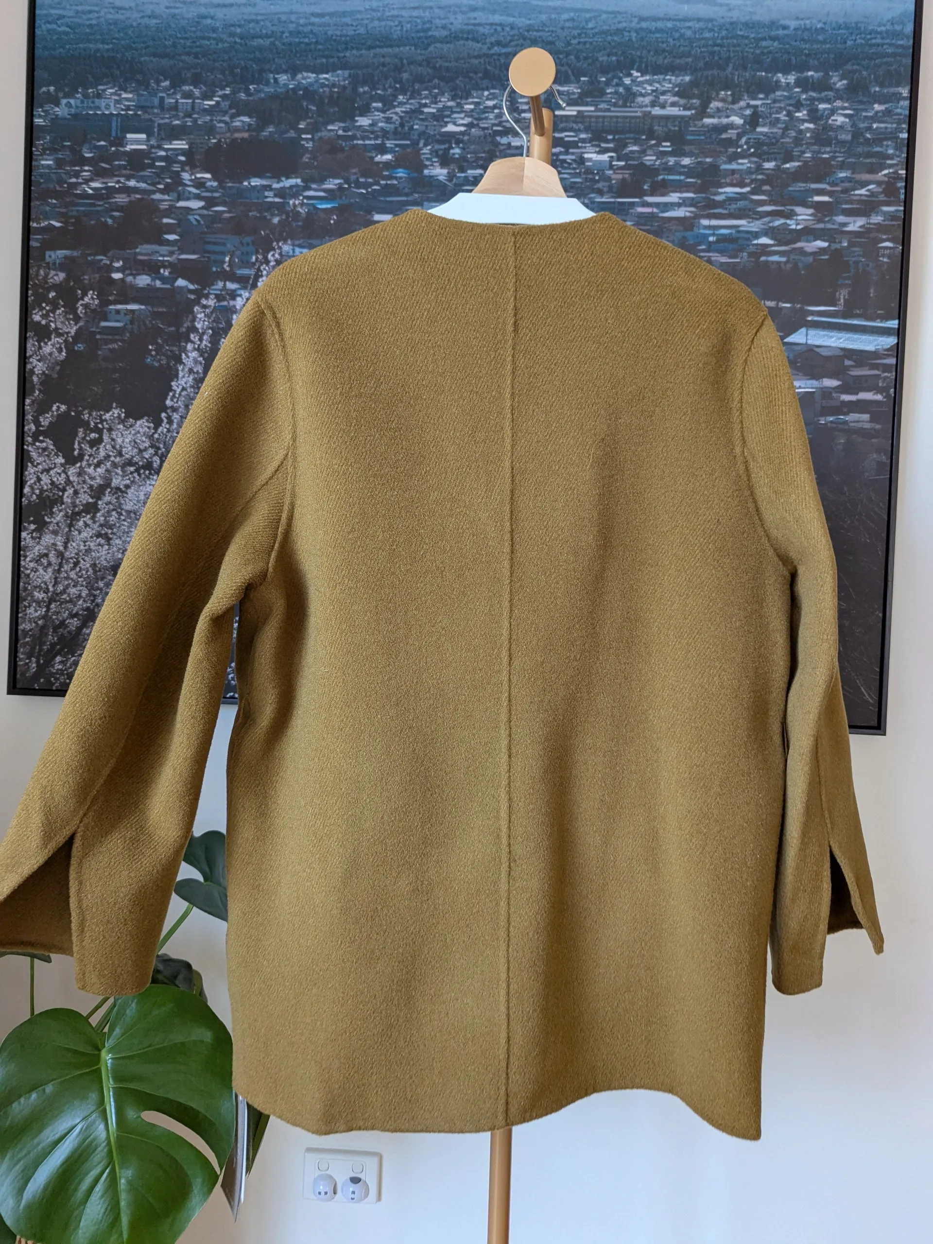 Brand New 100% Wool Coat 969 Size M 10-12 FREE SHIPPING
