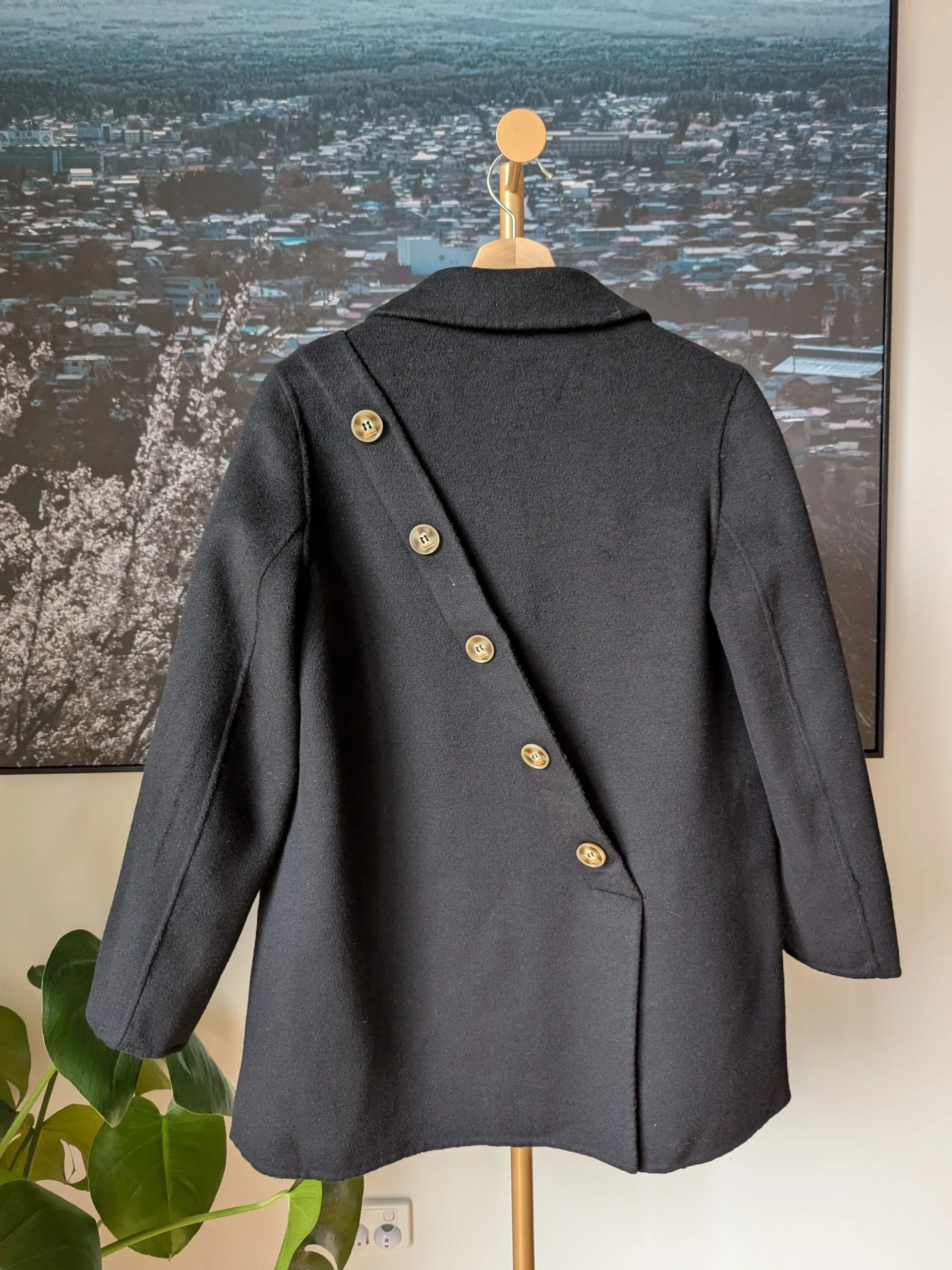 Brand New 100% Wool Coat Size 6-8 FREE SHIPPING High Quality Wool 102