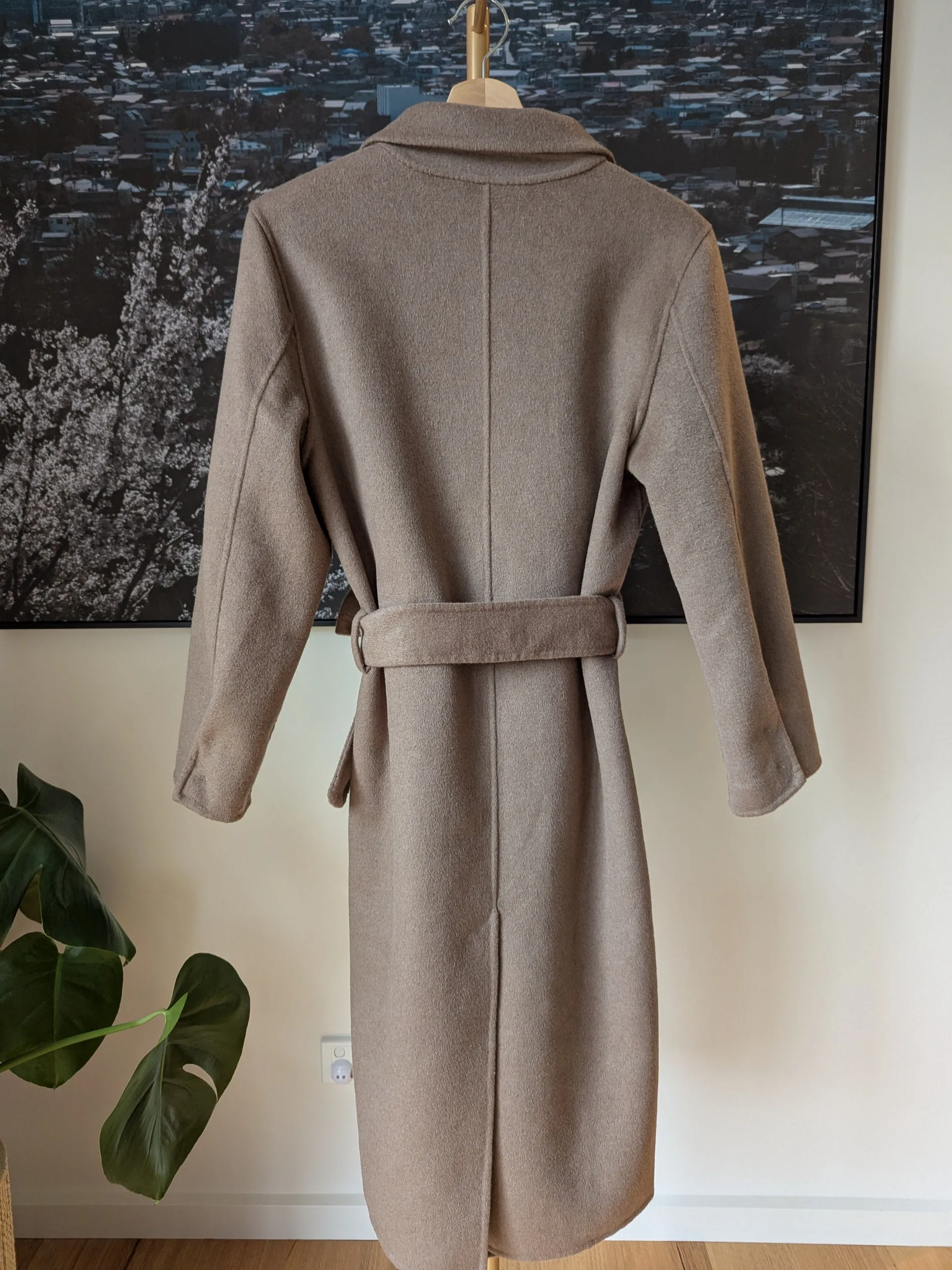 Brand New 100% Wool Coat Size 8-10 FREE SHIPPING High Quality Wool 097