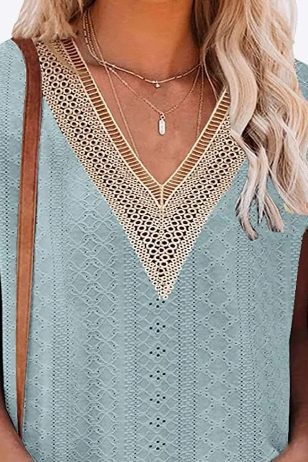 Eyelet Contrast V-Neck Tee (6 Colors)