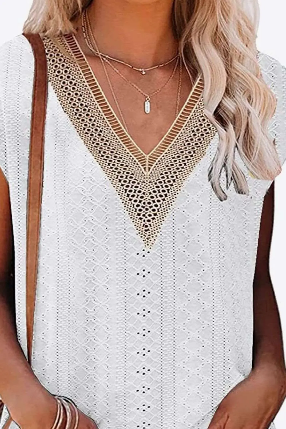 Eyelet Contrast V-Neck Tee (6 Colors)