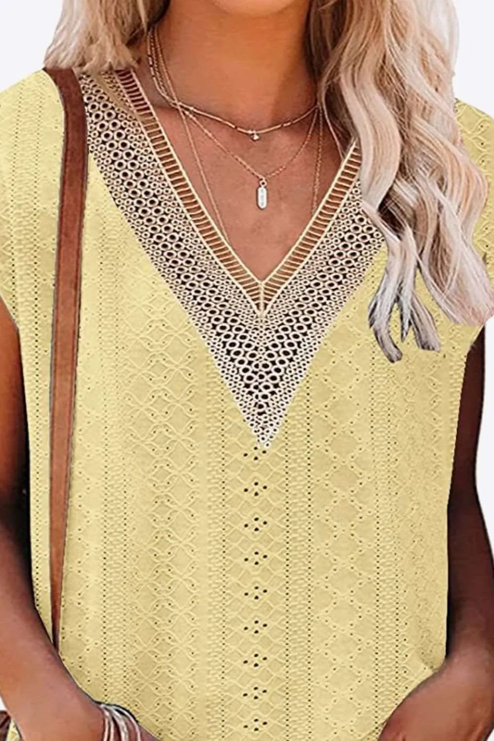Eyelet Contrast V-Neck Tee (6 Colors)