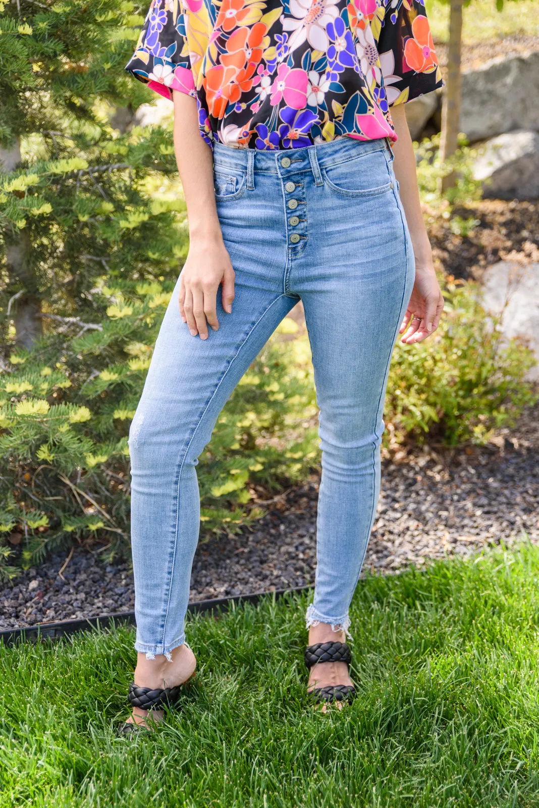 JUDY BLUE Hi-Rise Button Fly Skinny