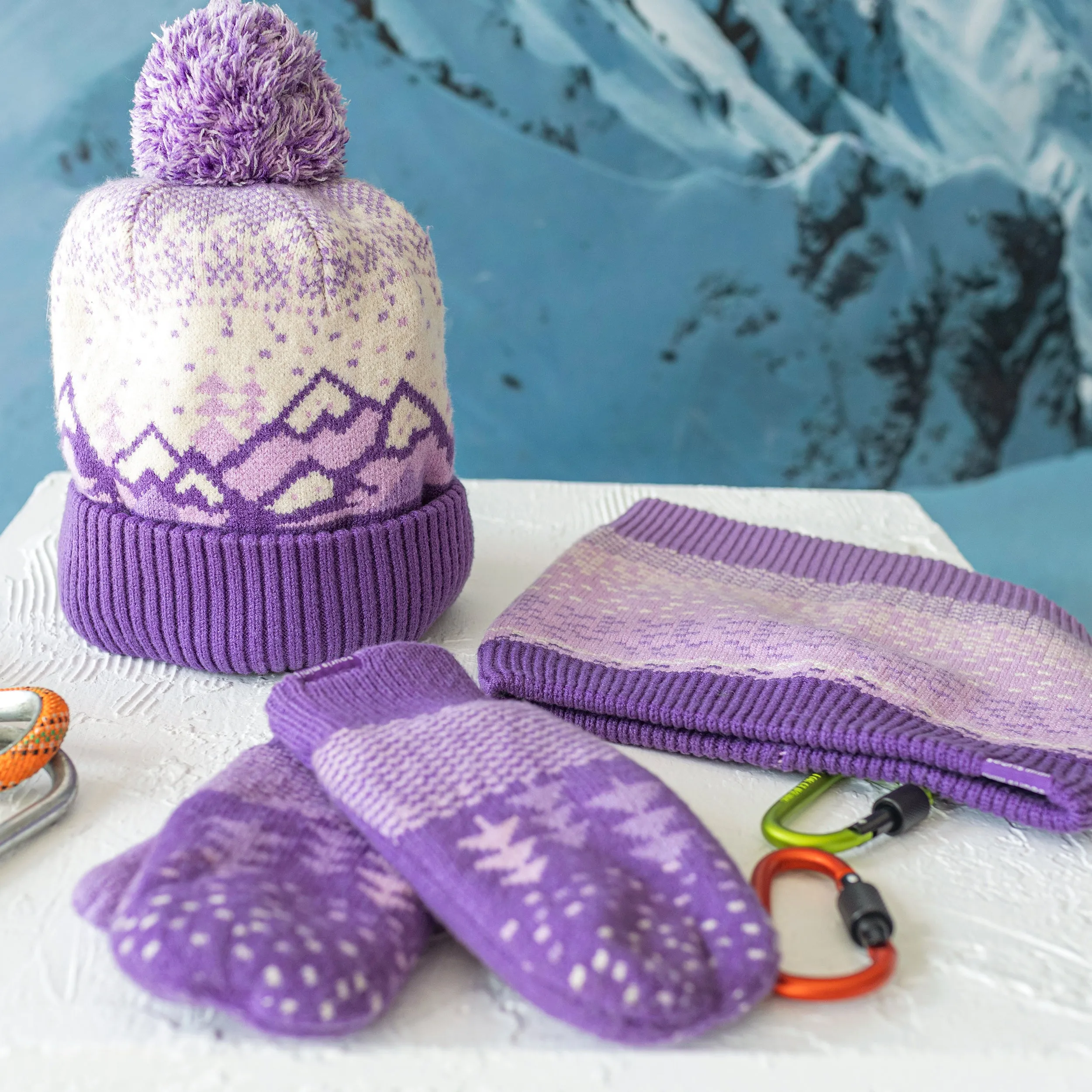 Mitaines mauves à motifs en tricot, enfant || Purple knitted mittens with print, child