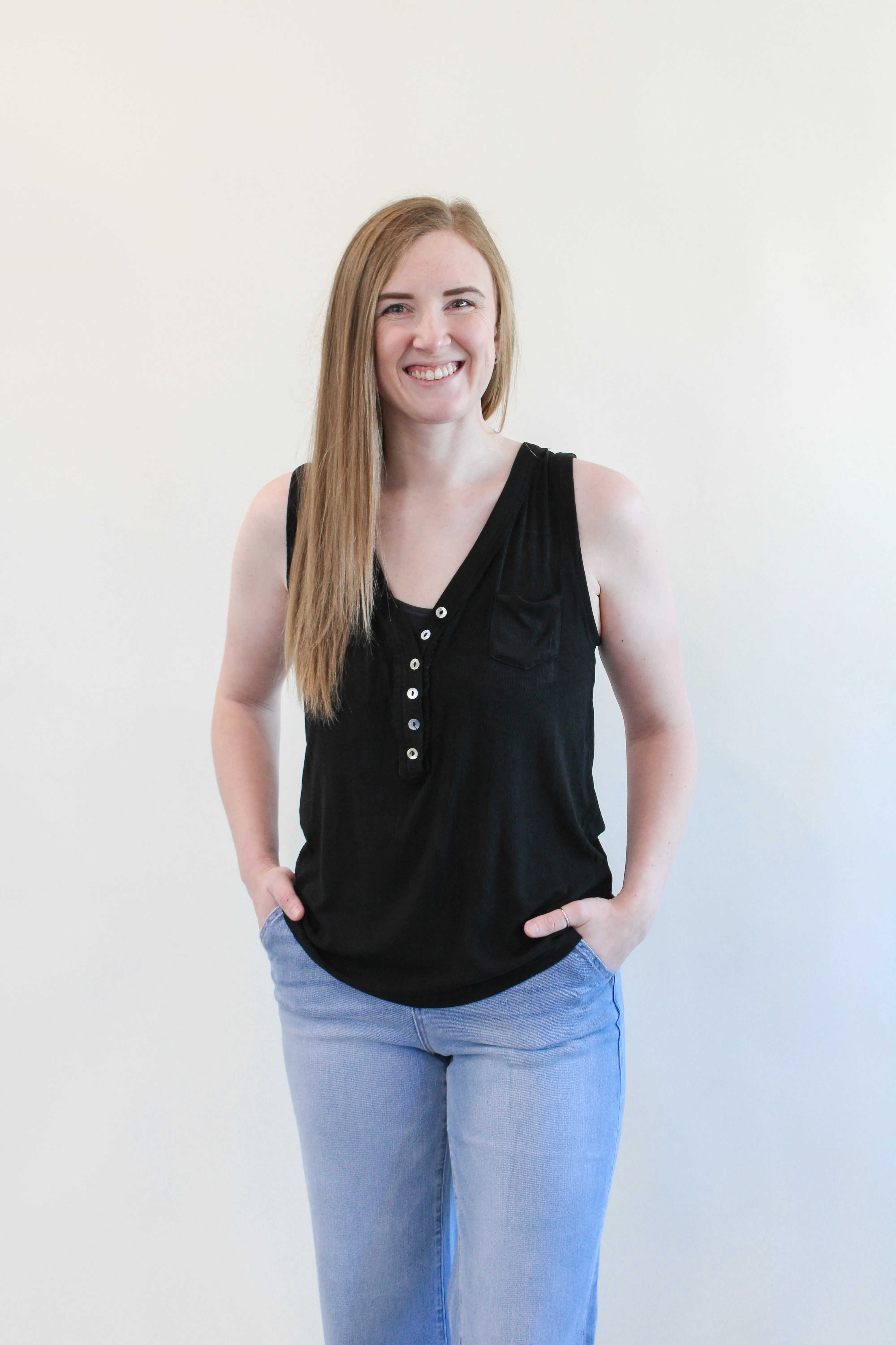 NESSA SLEEVELESS BUTTON NECK TANK