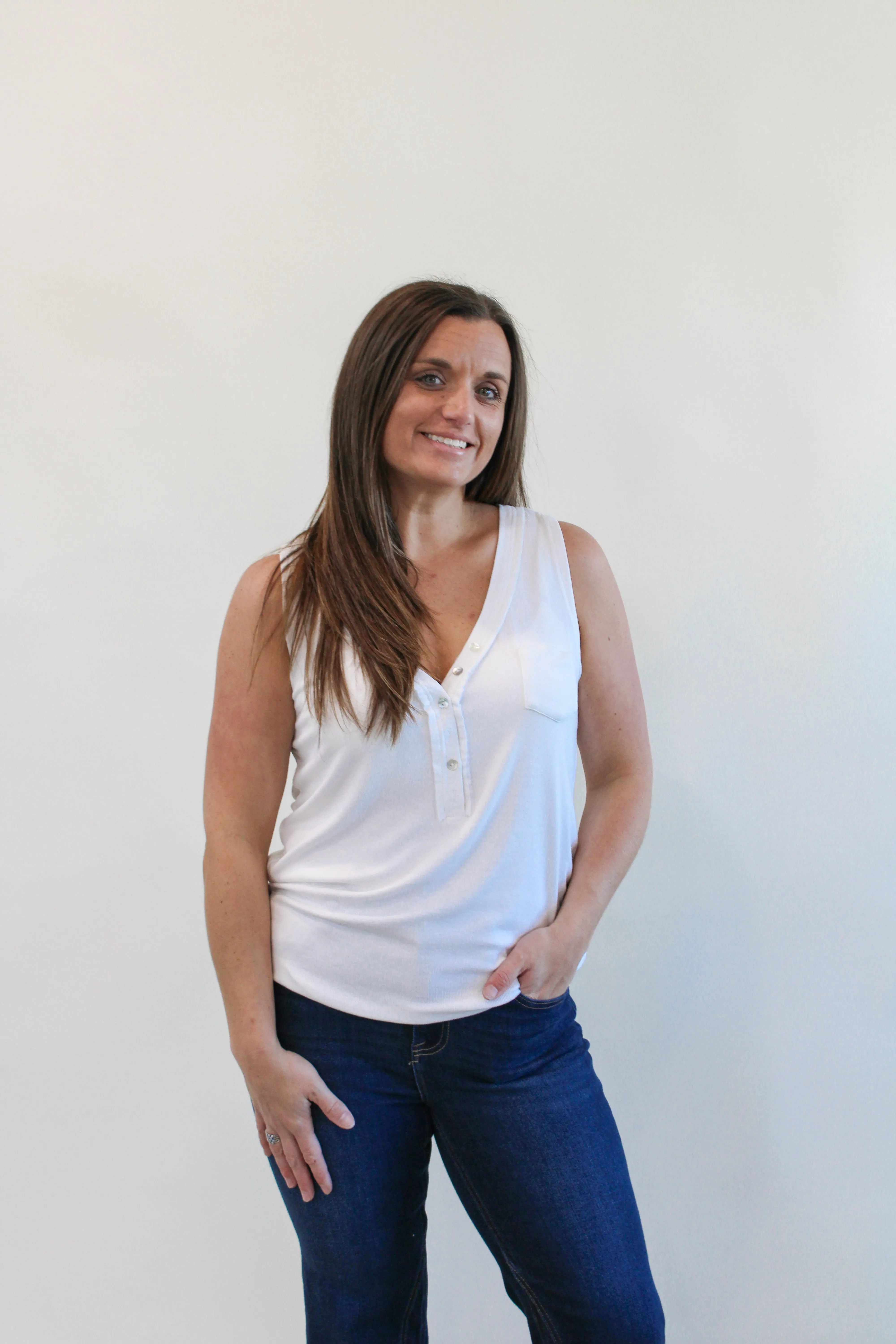 NESSA SLEEVELESS BUTTON NECK TANK