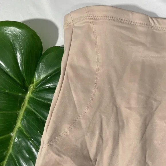NWT $66 TC Fine [ Medium ] Back Magic High‎ Waist Shaping Briefs Warm Beige