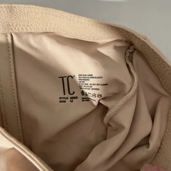 NWT $66 TC Fine [ Medium ] Back Magic High‎ Waist Shaping Briefs Warm Beige