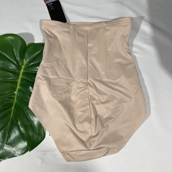 NWT $66 TC Fine [ Medium ] Back Magic High‎ Waist Shaping Briefs Warm Beige