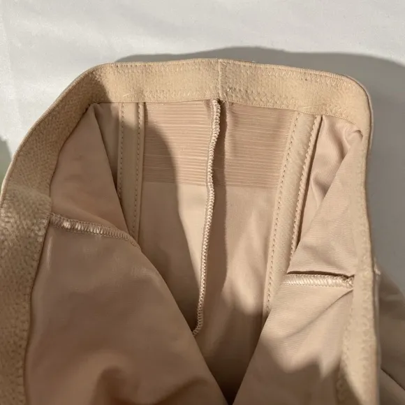 NWT $66 TC Fine [ Medium ] Back Magic High‎ Waist Shaping Briefs Warm Beige