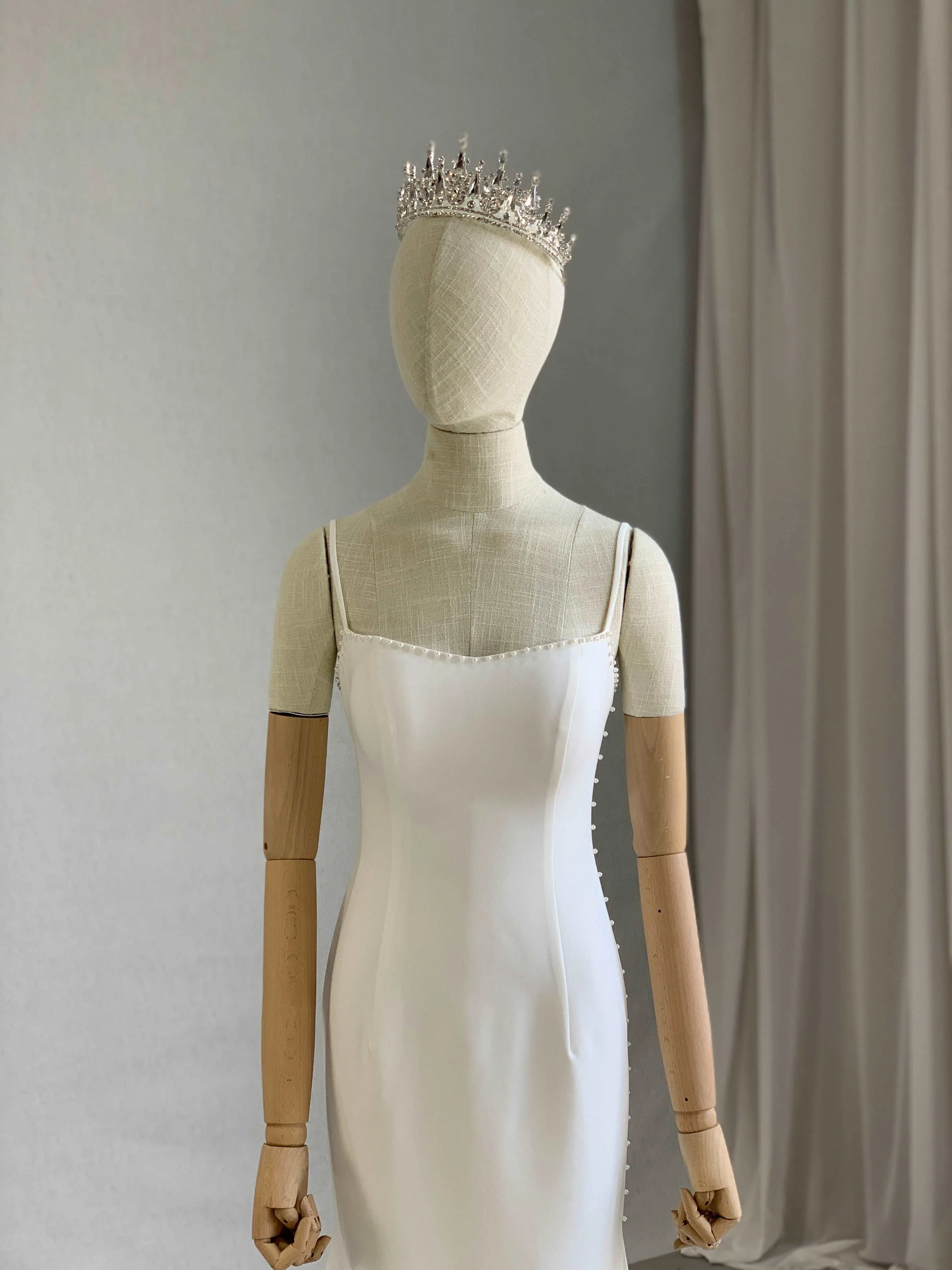 Pearl Detailing Crepe Sheath Wedding Dress with Slit | Perla