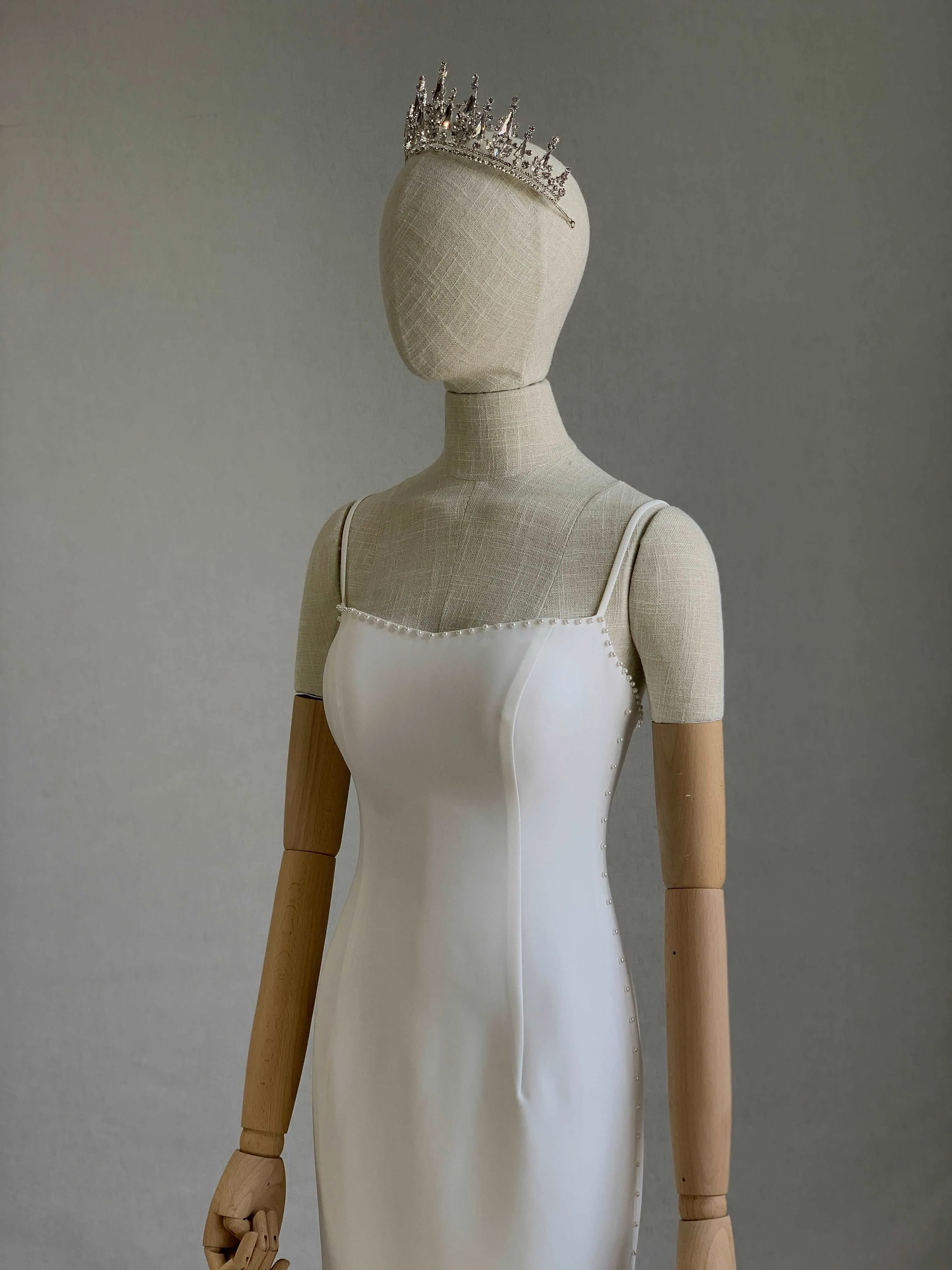 Pearl Detailing Crepe Sheath Wedding Dress with Slit | Perla