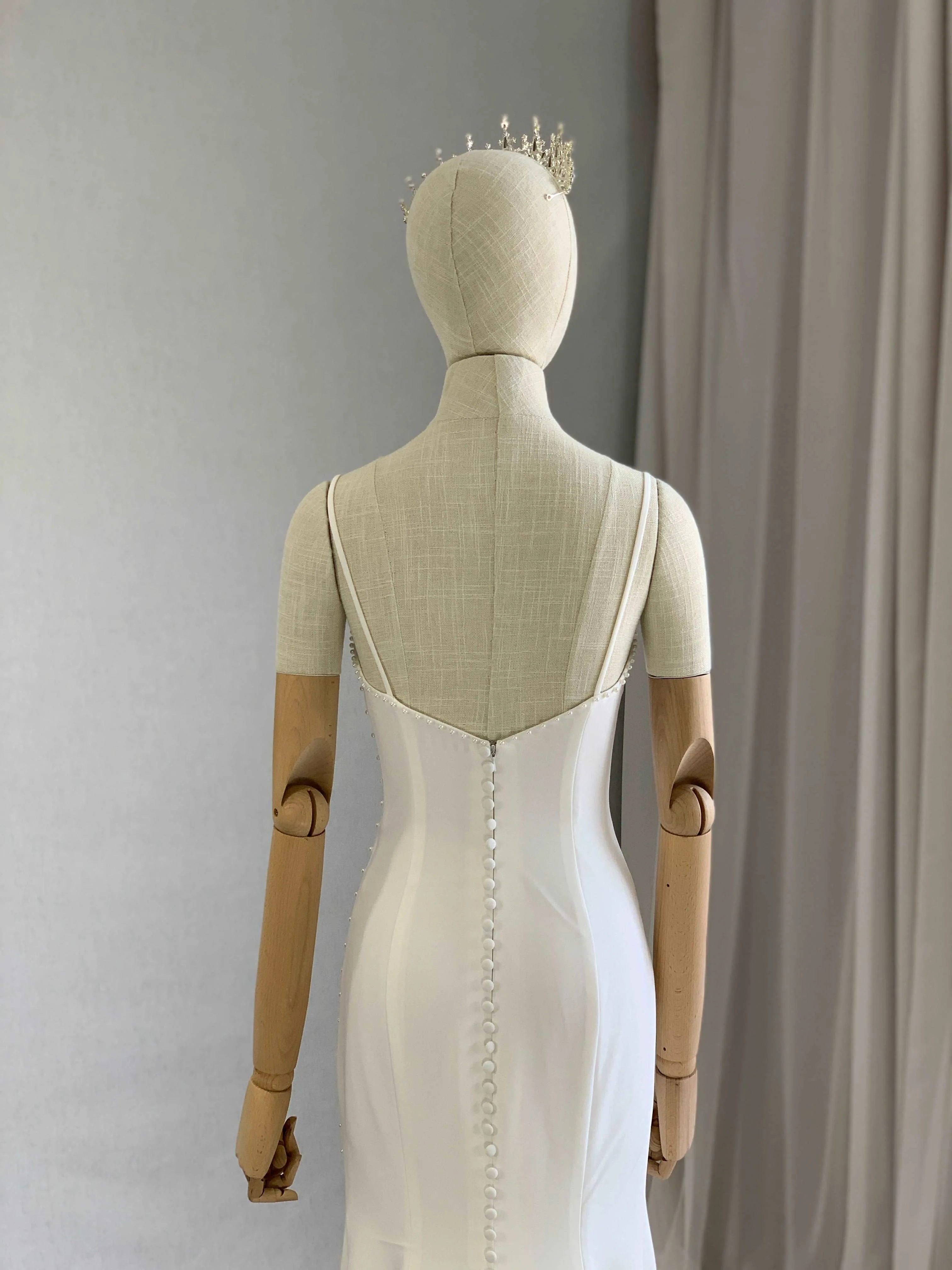 Pearl Detailing Crepe Sheath Wedding Dress with Slit | Perla