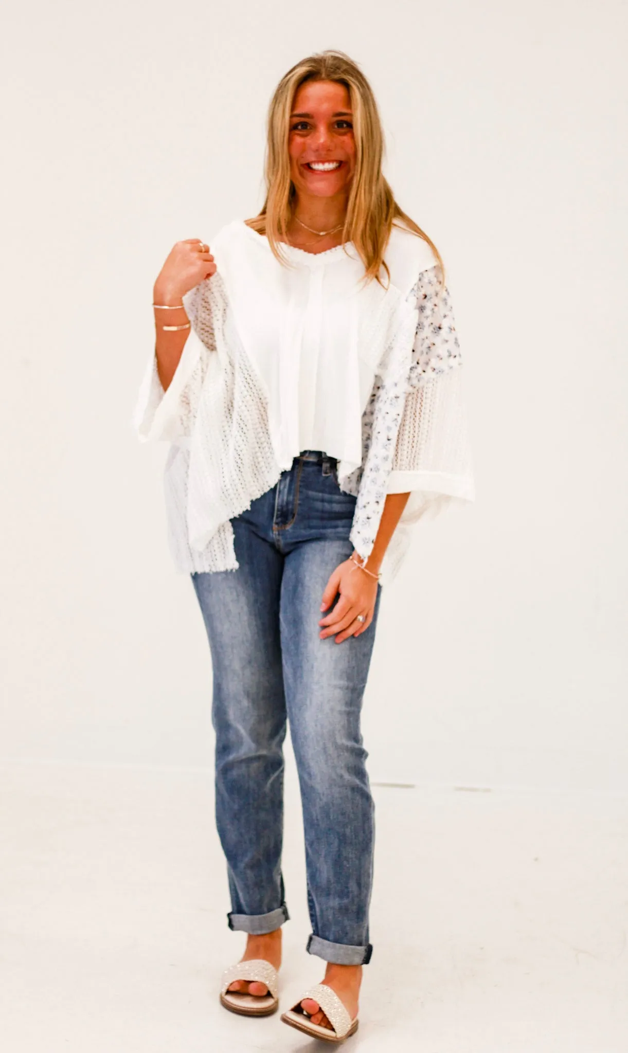 Relaxed Vibe V-Neck Top in Off White
