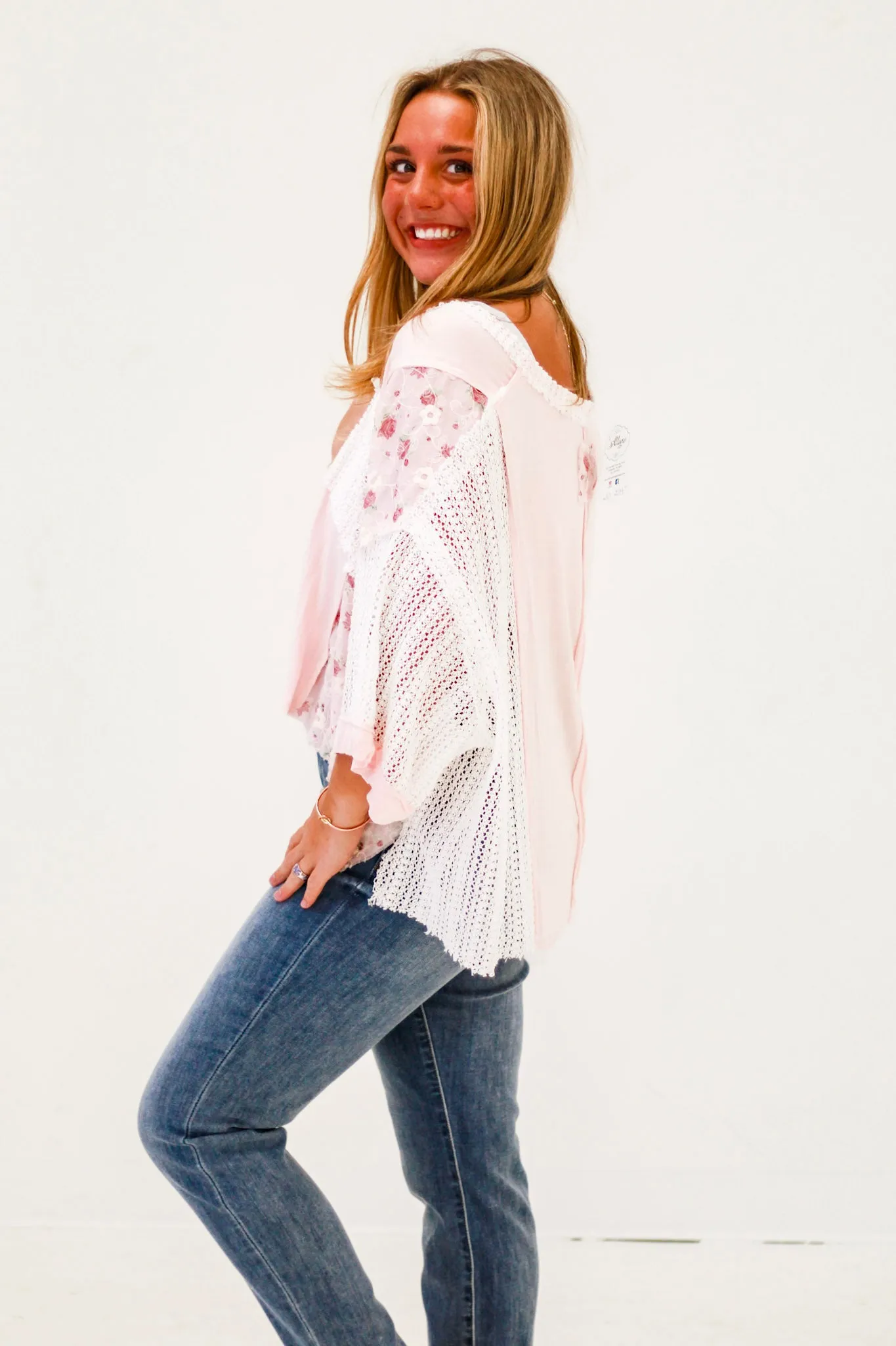 Relaxed Vibe V-Neck Top in Pale Pink