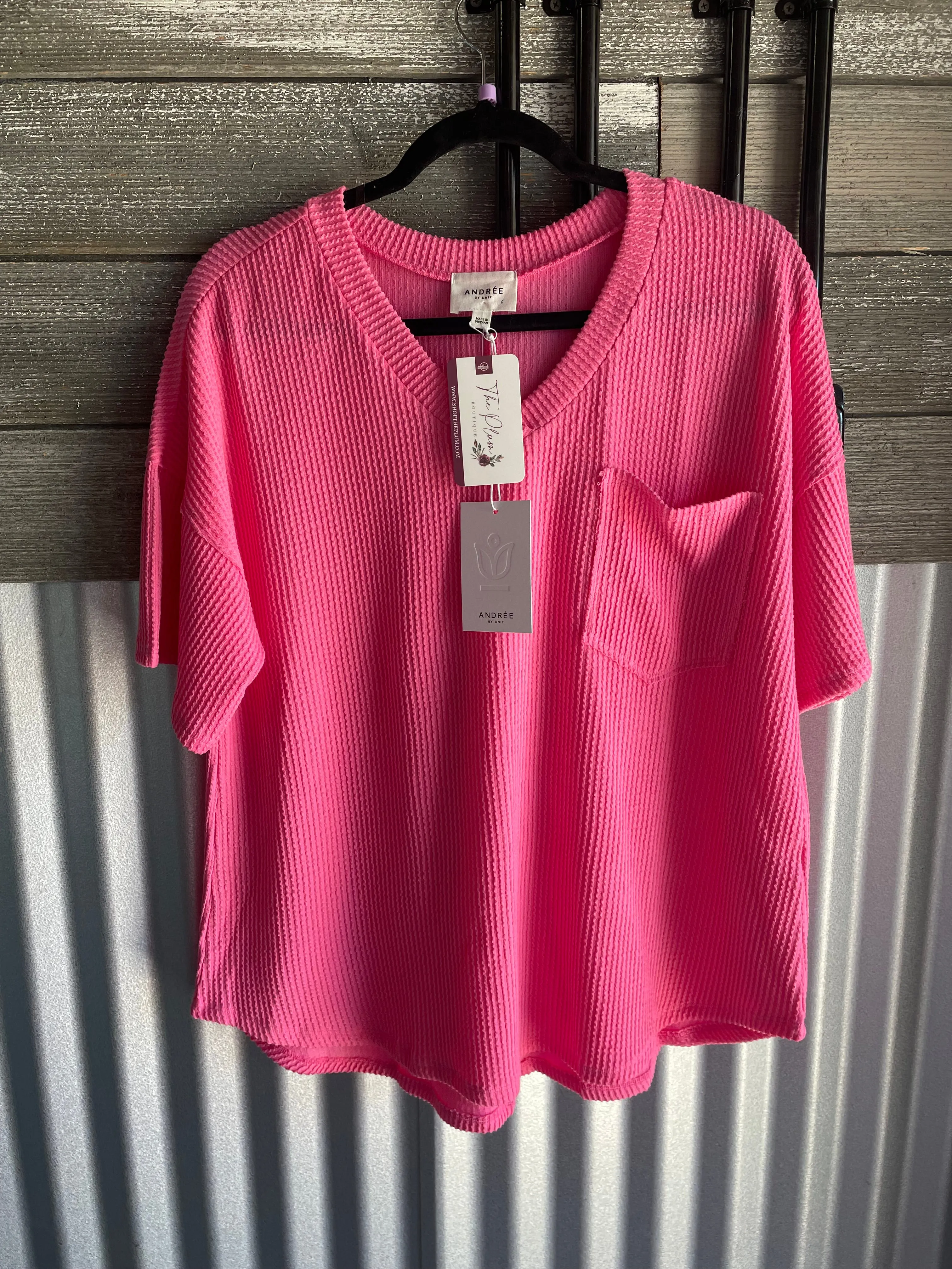 Ribbed V-neck Tees