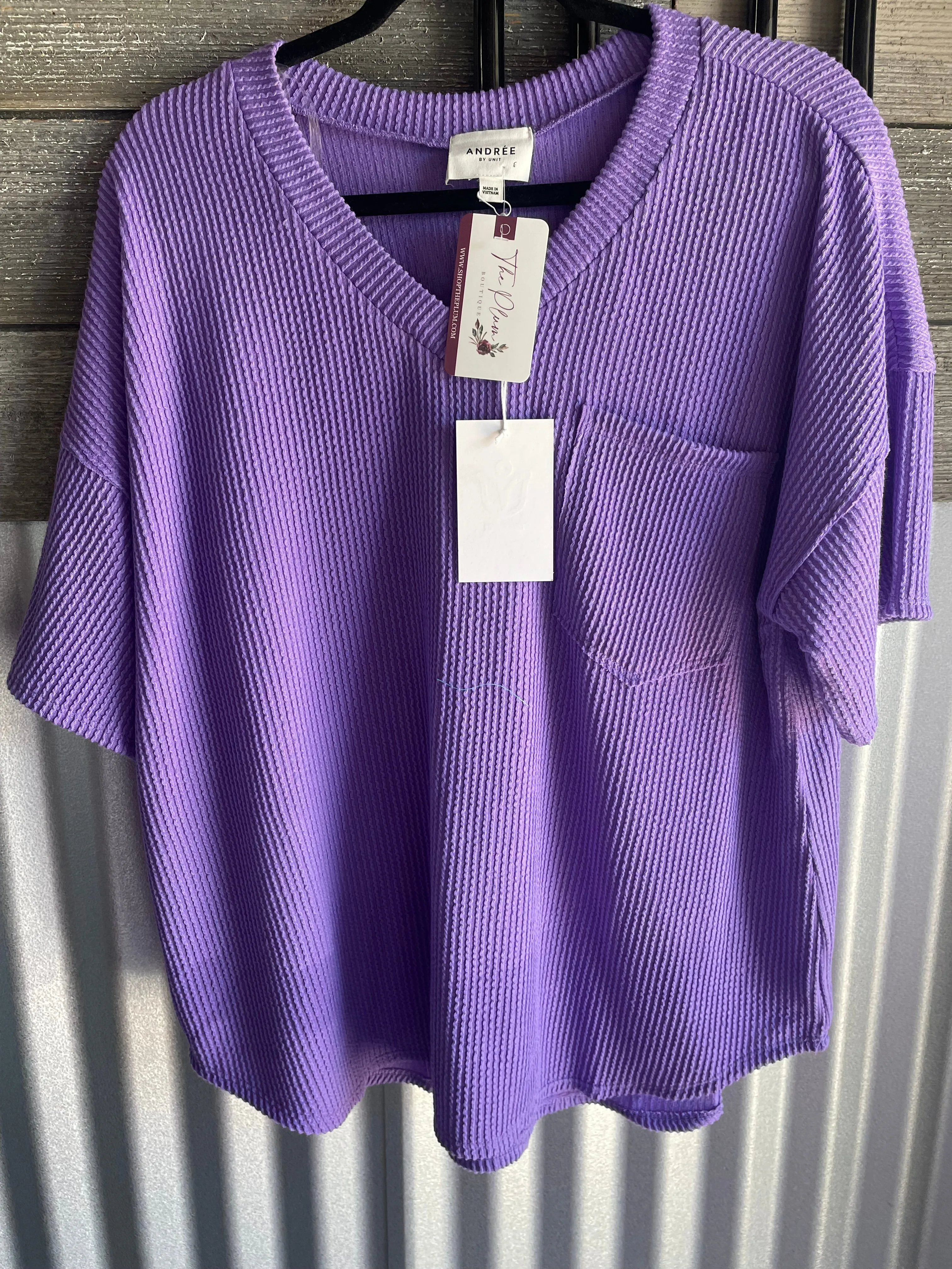 Ribbed V-neck Tees