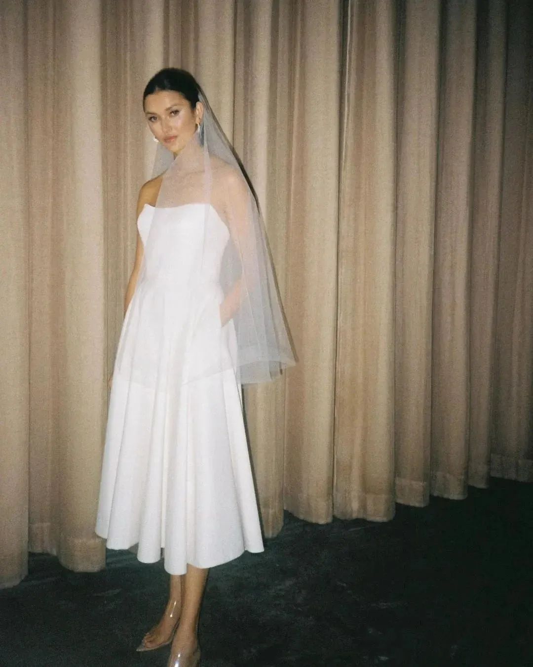 Short Wedding Party Dresses Elegant Simple Mini Bridal Gowns Bridal Dress For Women Dinner Reception Wedding Gowns