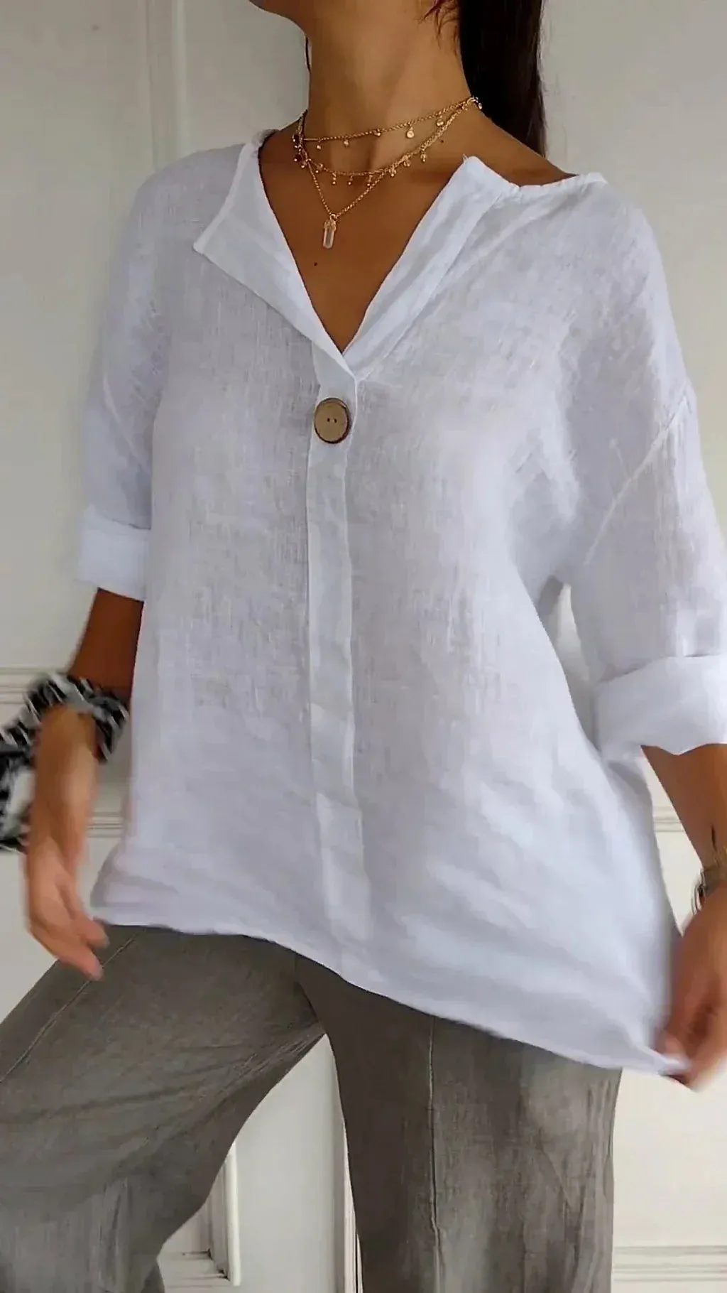 Vanessa - Comfortable V-neck top in cotton and linen