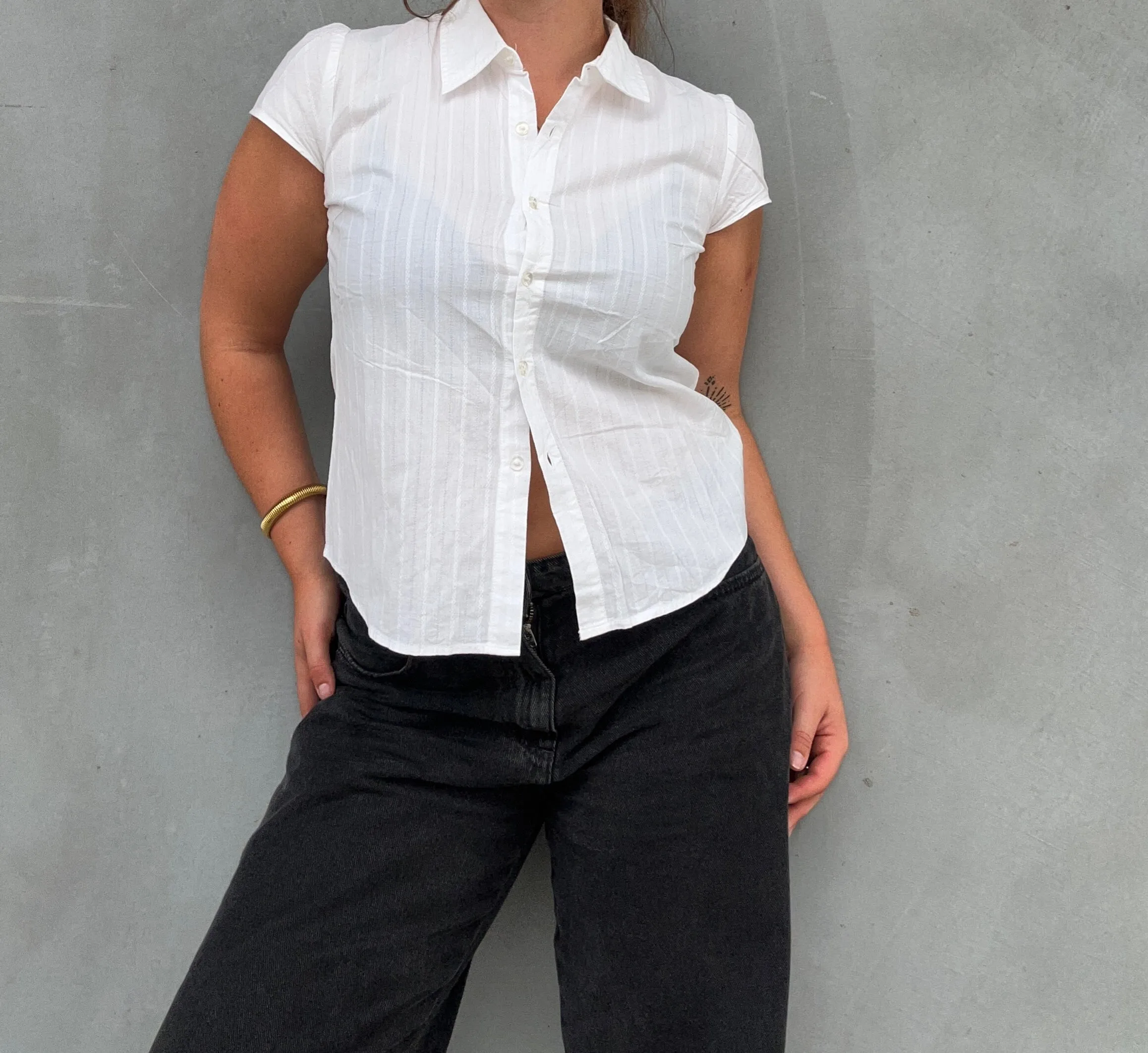 VINTAGE WHITE BUTTON UP LARGE