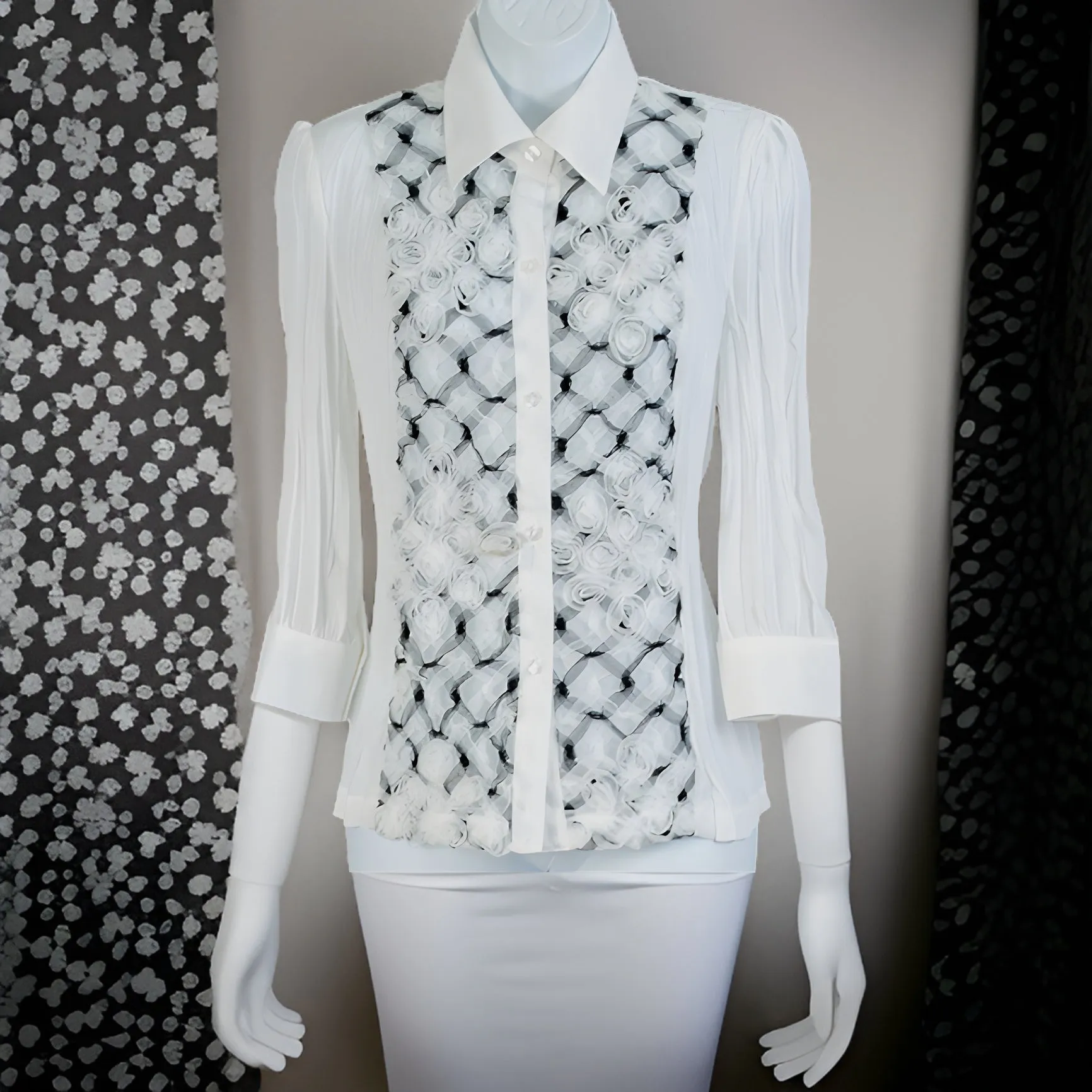Women's Button-front Floral Novelty Top/Size Medium